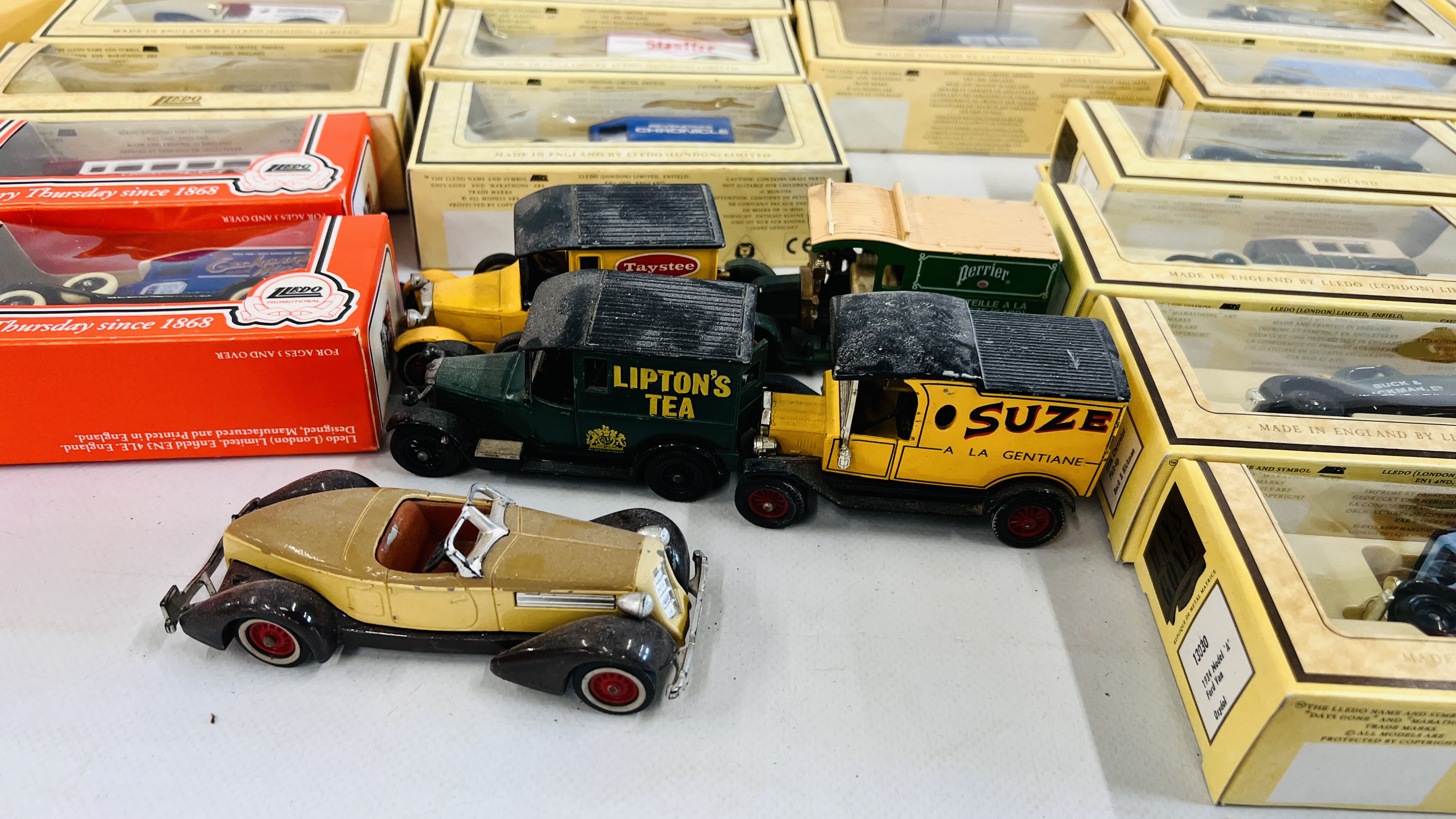 LARGE COLLECTION BOXED DIE-CAST VEHICLES INCLUDING LLEDO. - Image 4 of 9