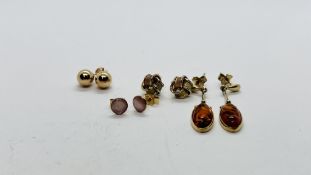 TWO PAIRS OF 9CT GOLD STUD EARRINGS TO INCLUDE A TRI COLOURED ROPE TWIST EXAMPLE A PAIR OF 9CT
