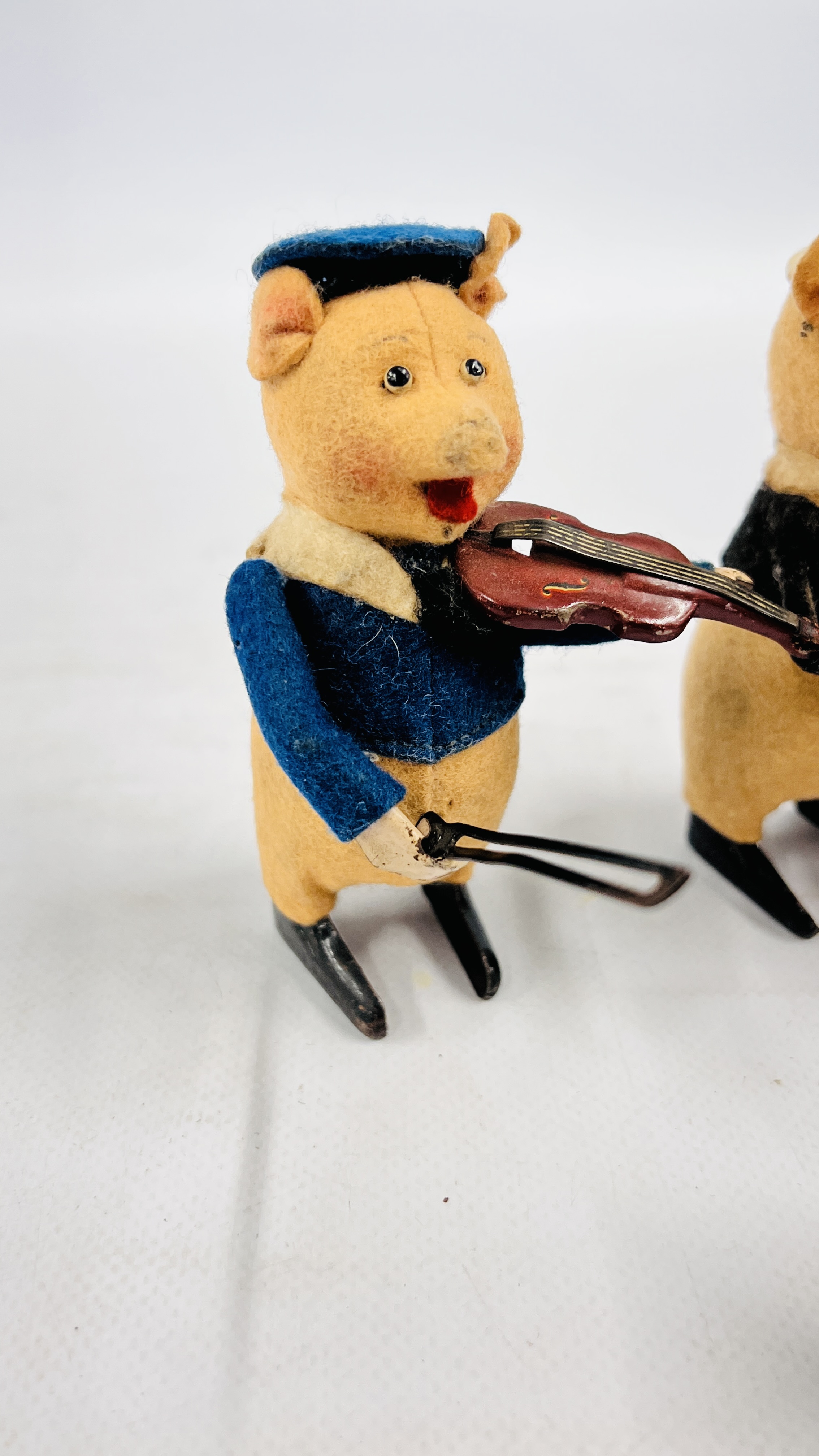 THREE PRE-WAR 1930s GERMAN SCHUCO CLOCKWORK FELT PIGS, PLAYING THE DRUMS, FLUTE AND FIDDLE, - Image 4 of 10