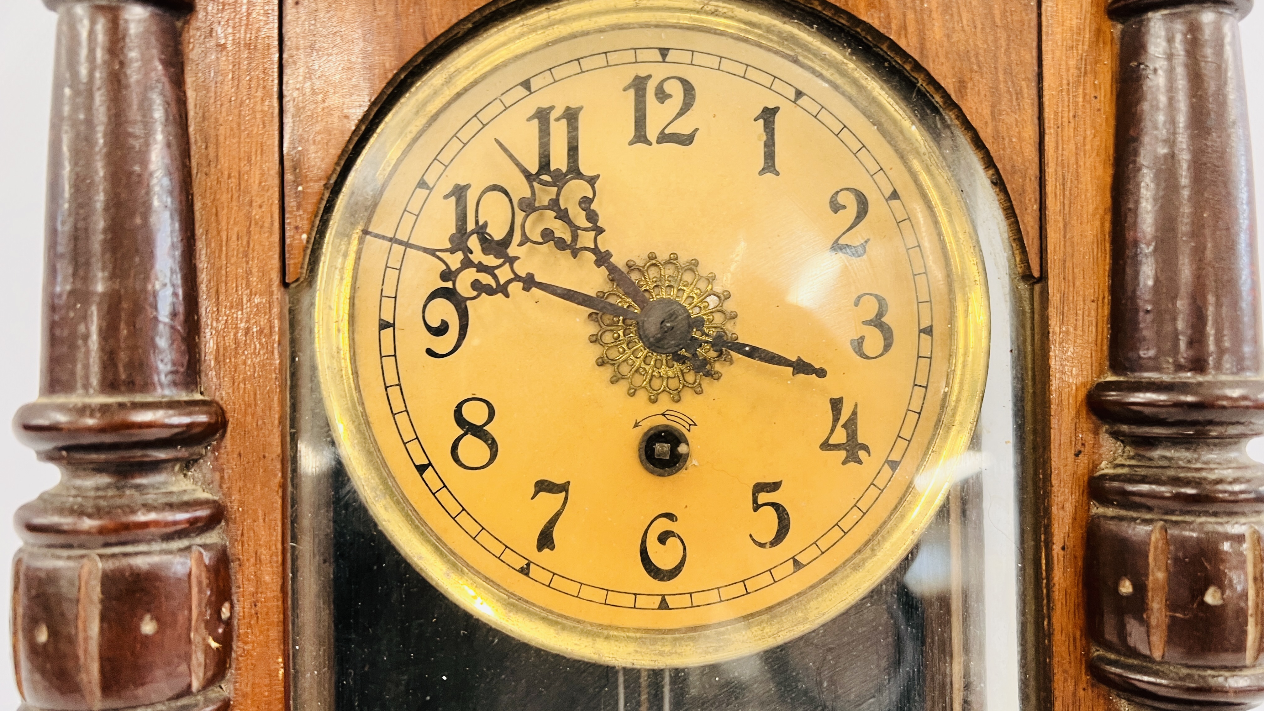 A MAHOGANY CASED WALL CLOCK. - Image 4 of 7