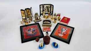 A GROUP OF ORIENTAL COLLECTIBLES TO INCLUDE A MINIATURE 3 FOLD SCREEN, SNUFF BOTTLE (NO STOPPER),
