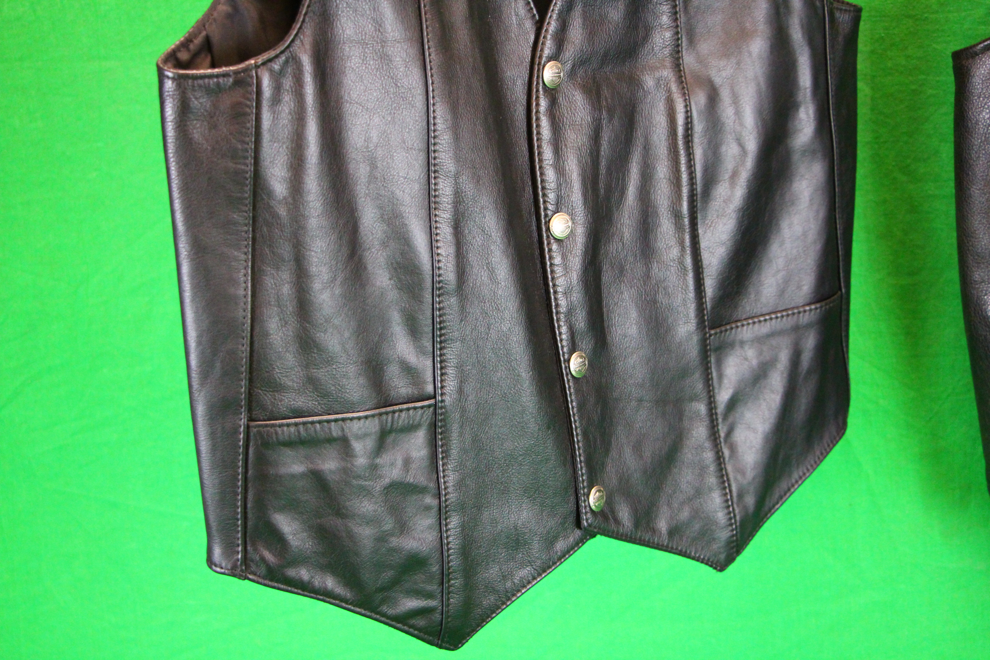 2 X HARLEY DAVIDSON BLACK LEATHER WAIST COATS SIZE L AND SIZE S - Image 5 of 6