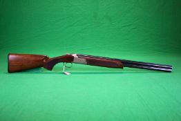 BROWNING B725 HUNTER OVER AND UNDER 12 BORE SHOTGUN, 26" BARRELS, # 56890ZW ALONG WITH FIVE CHOKES,