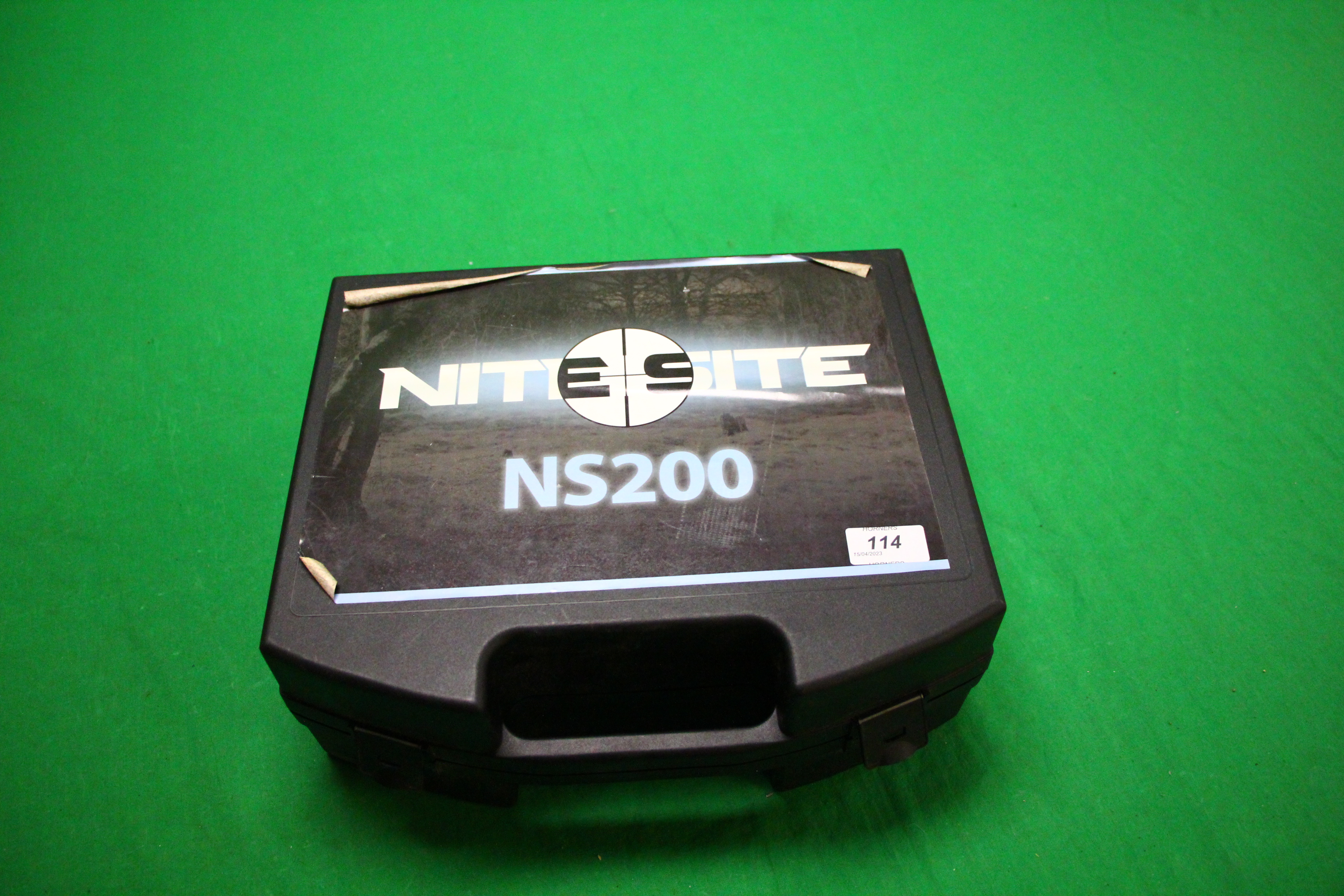 A CASED NITE SITE NS200 INFRARED NIGHT VISION SCOPE - Image 2 of 8