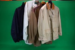 4 X GENTS LIGHTWEIGHT COATS TO INCLUDE LAND ROVER GEAR SIZE L, NORTH SAILS,