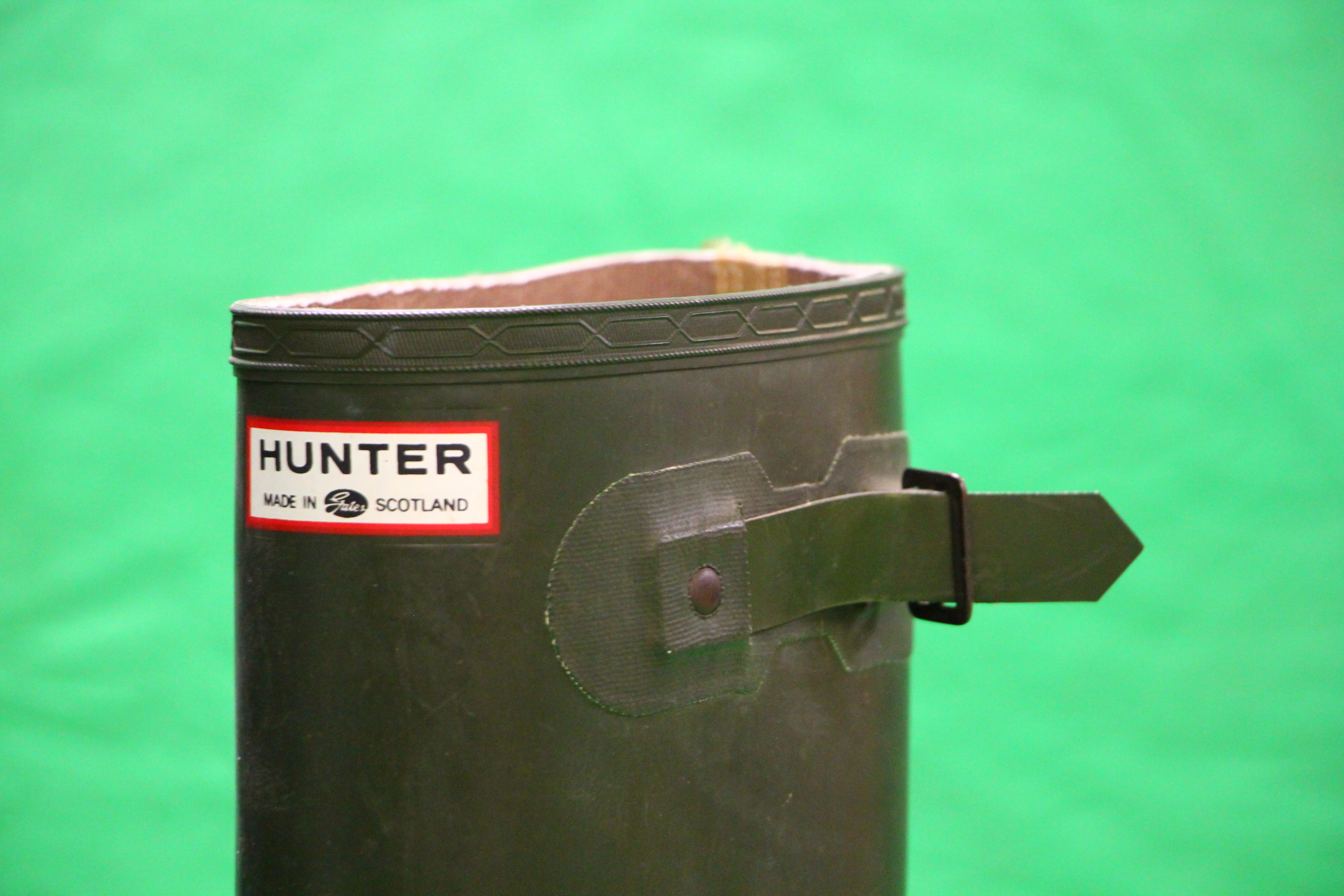 A PAIR OF GENTS HUNTER WELLIE BOOTS - NO VISIBLE SIZE - APPROX SIZE 9 - Image 3 of 6