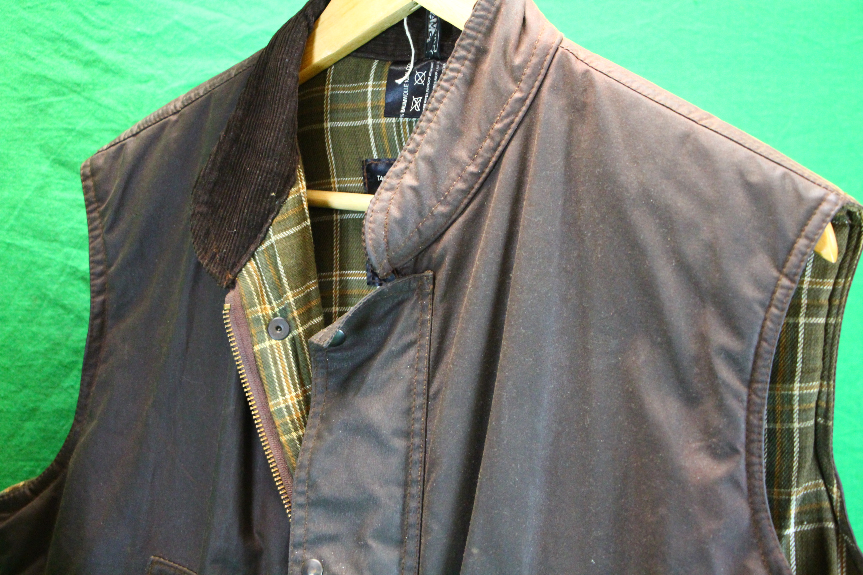 2 X GENTS GILETS TO INCLUDE CAMEL ACTIVE AND BRITTONS SUFFOLK WAXED COTTON - Image 4 of 5