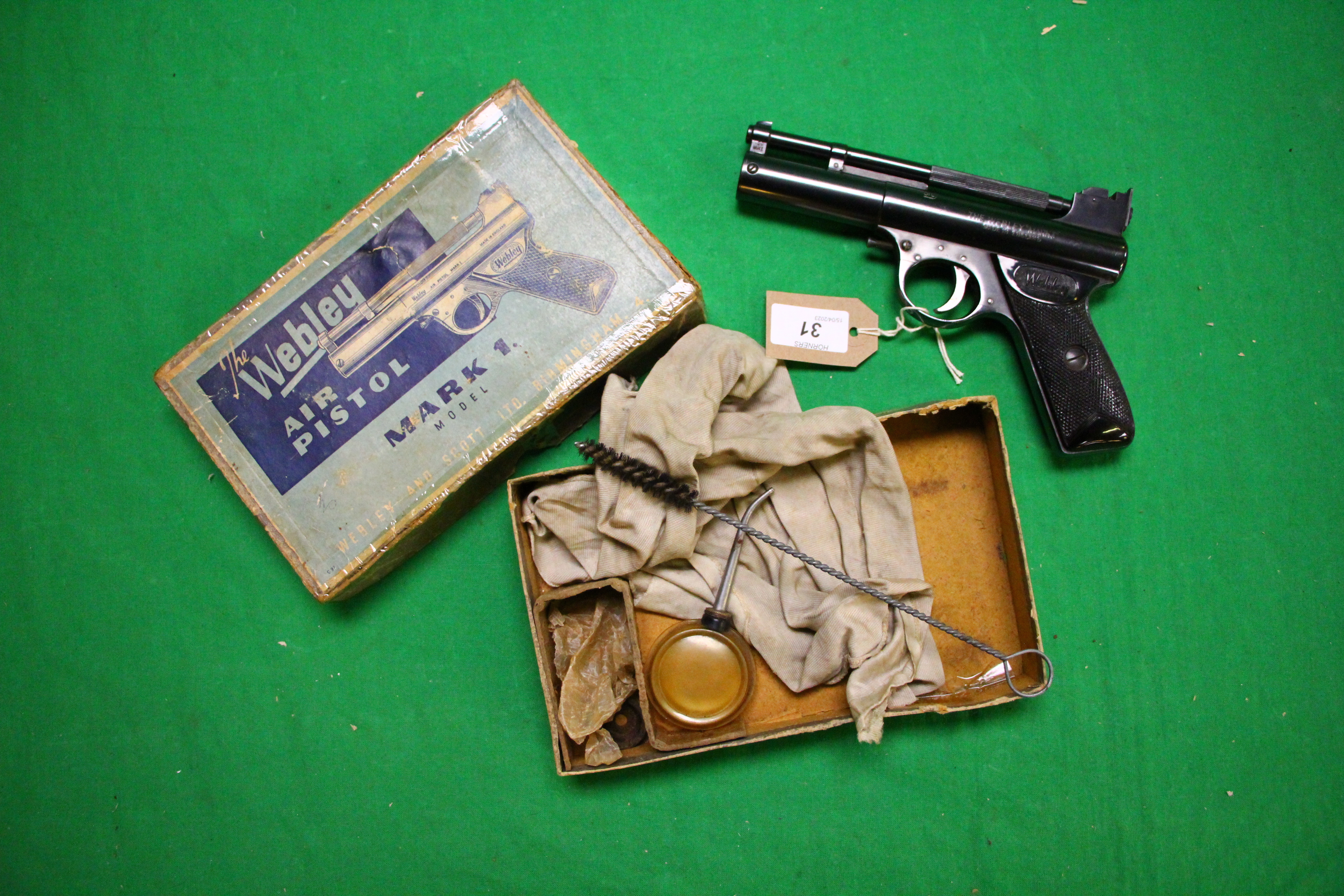 A BOXED "THE WEBLEY" MARK 1 AIR PISTOL COMPLETE WITH ORIGINAL BOX,