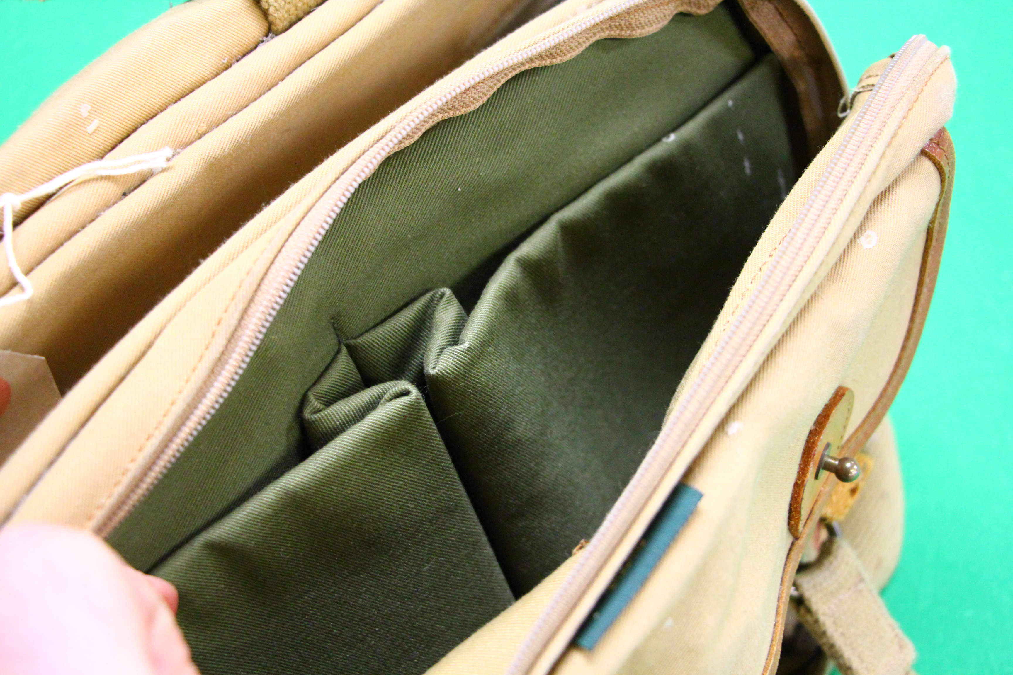 A GOOD QUALITY BILLINGTON CANVAS SHOOTING BAG - Image 7 of 8