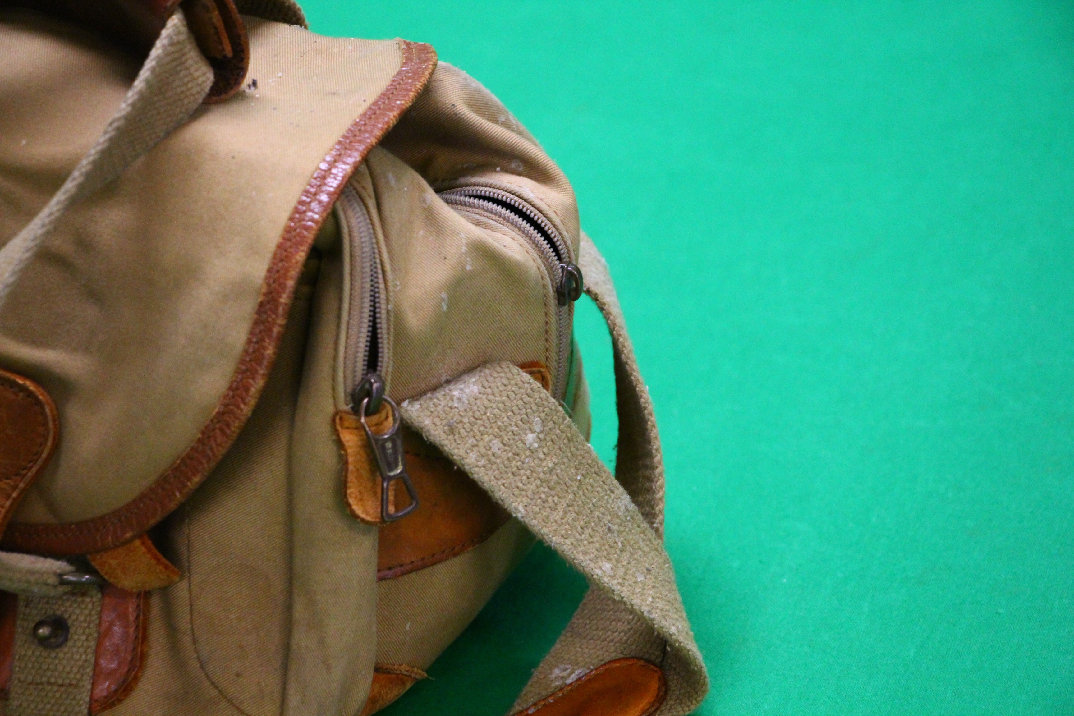 A GOOD QUALITY BILLINGTON CANVAS SHOOTING BAG - Image 3 of 8