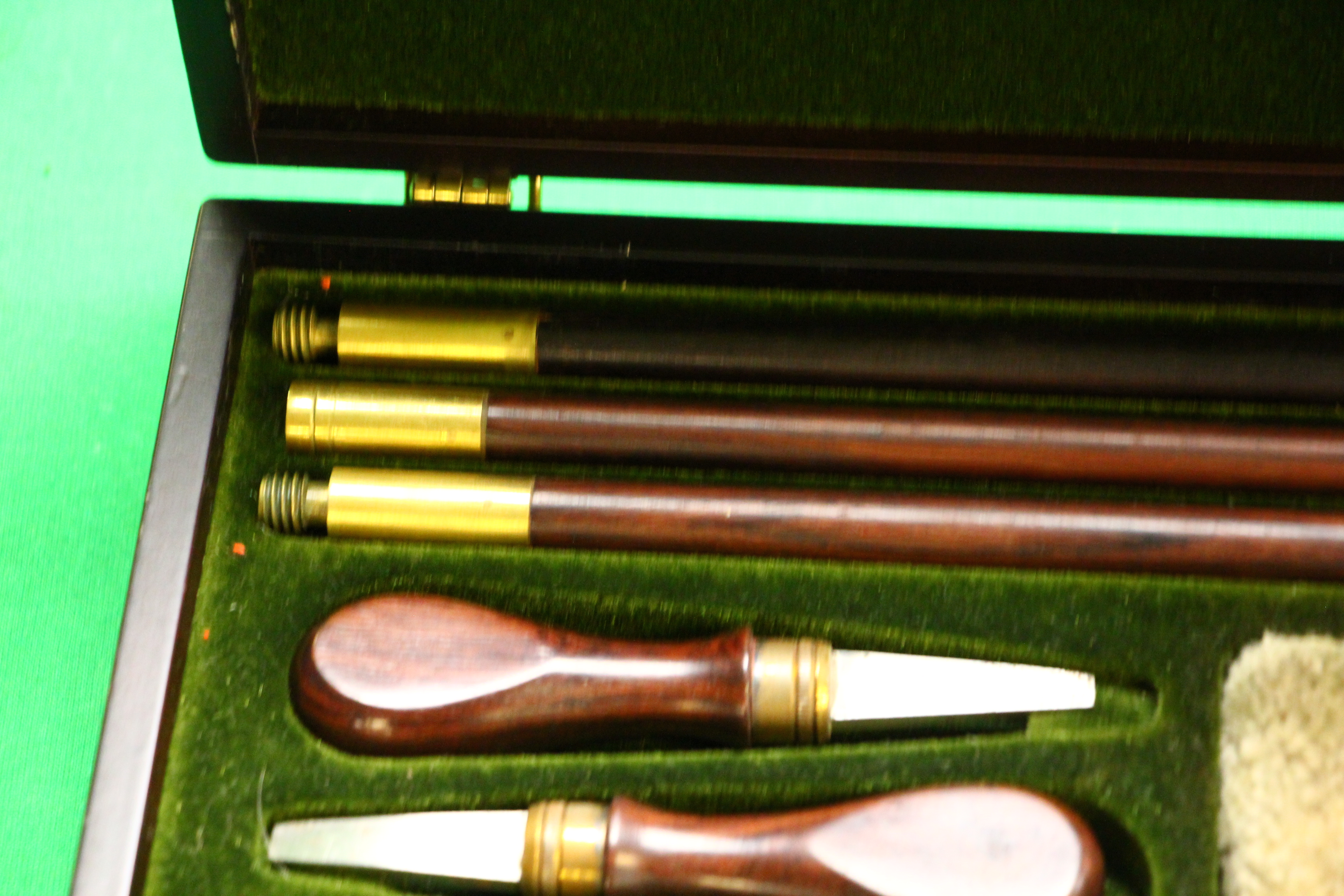 A WILLIAM POWELL CASED 12 GAUGE GUN CLEANING KIT AND ACCESSORIES - Image 3 of 9