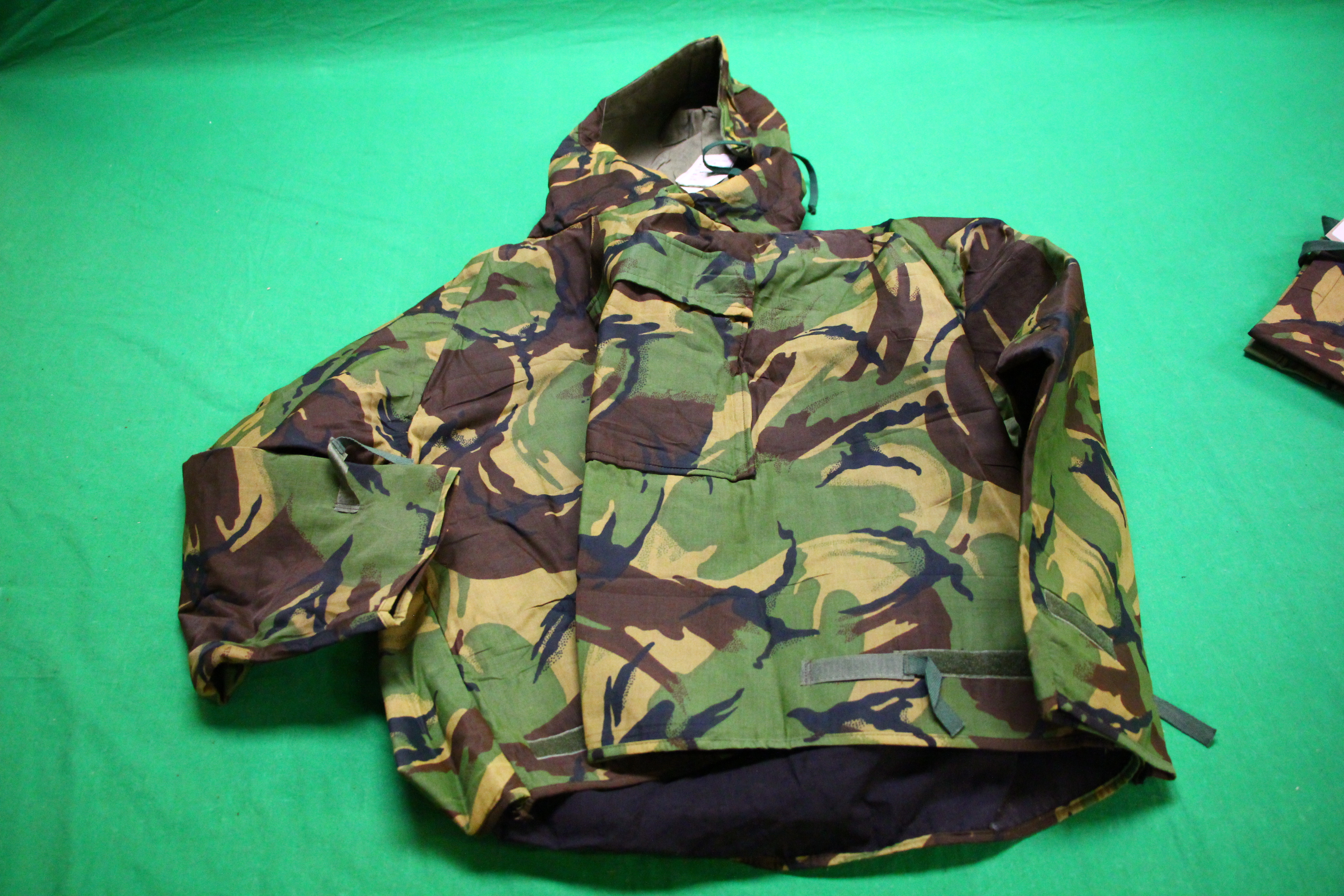 AS NEW CAMOFLAGE CLOTHING TO INCLUDE JACKET, TROUSERS, - Image 2 of 8
