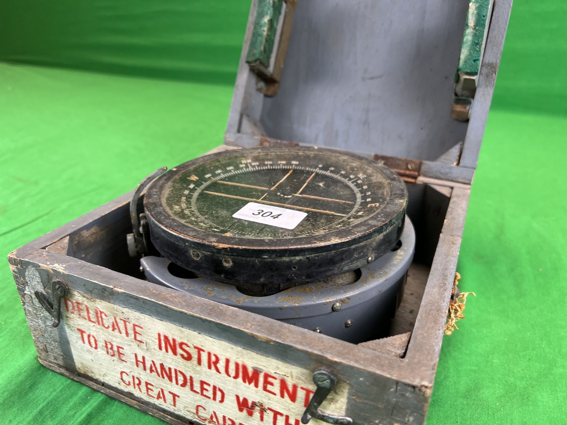 AN RAF P10 LANCASTER BOMBER COMPASS IN ORIGINAL CARRY CASE - Image 6 of 7