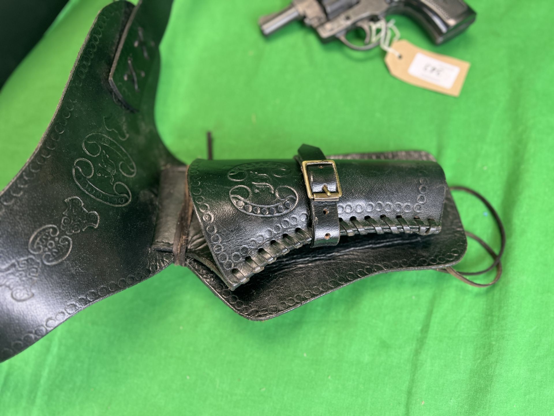 OLYMPIC 6 STARTING PISTOL A/F ALONG WITH A BLACK LEATHER SINGLE GUN HOLSTER - (ALL GUNS TO BE - Image 2 of 5