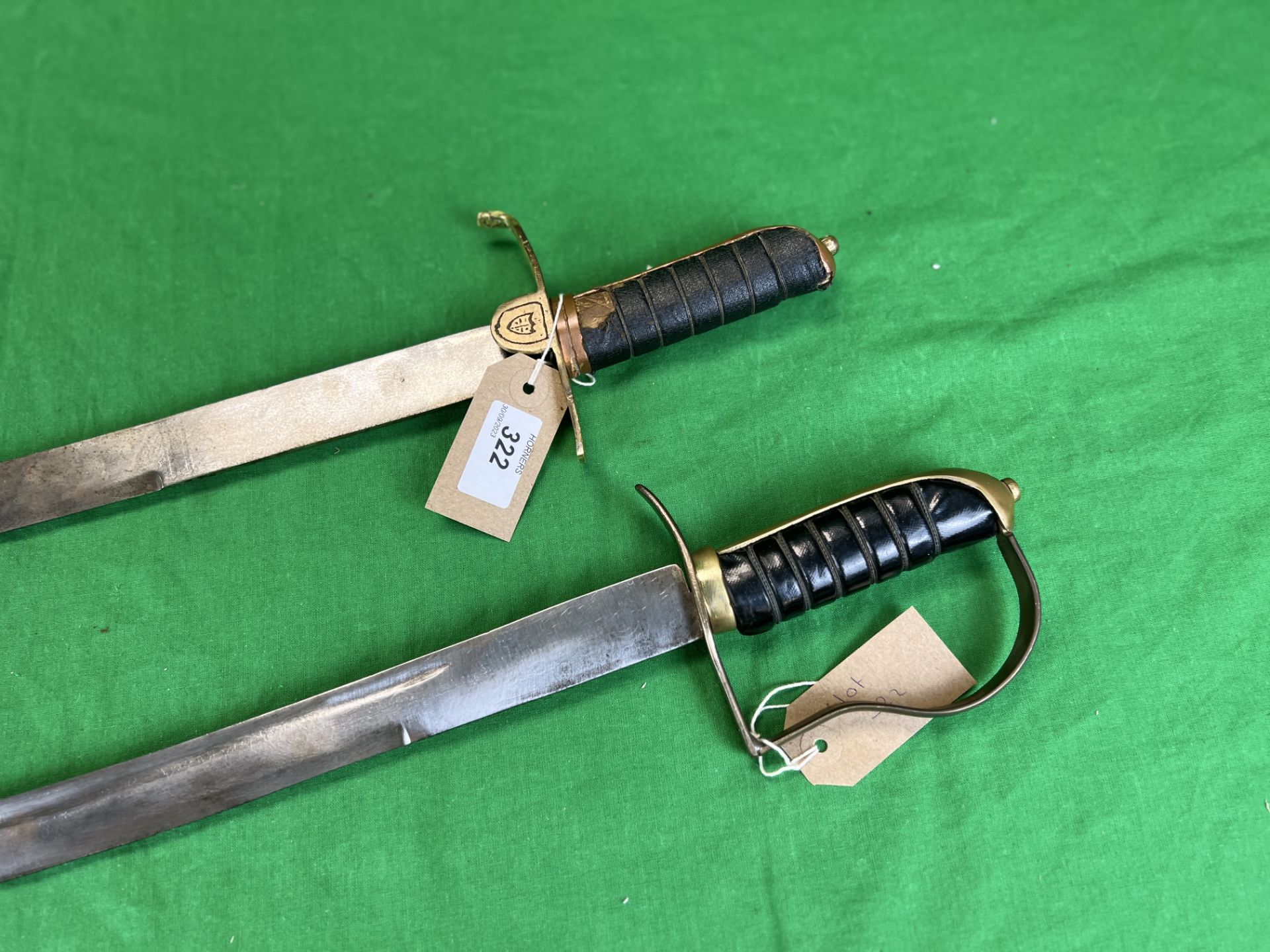 TWO STEEL REPRODUCTION DRESS SWORDS WITH BRASS HILTS - NO POSTAGE OR PACKING AVAILABLE - Bild 2 aus 7