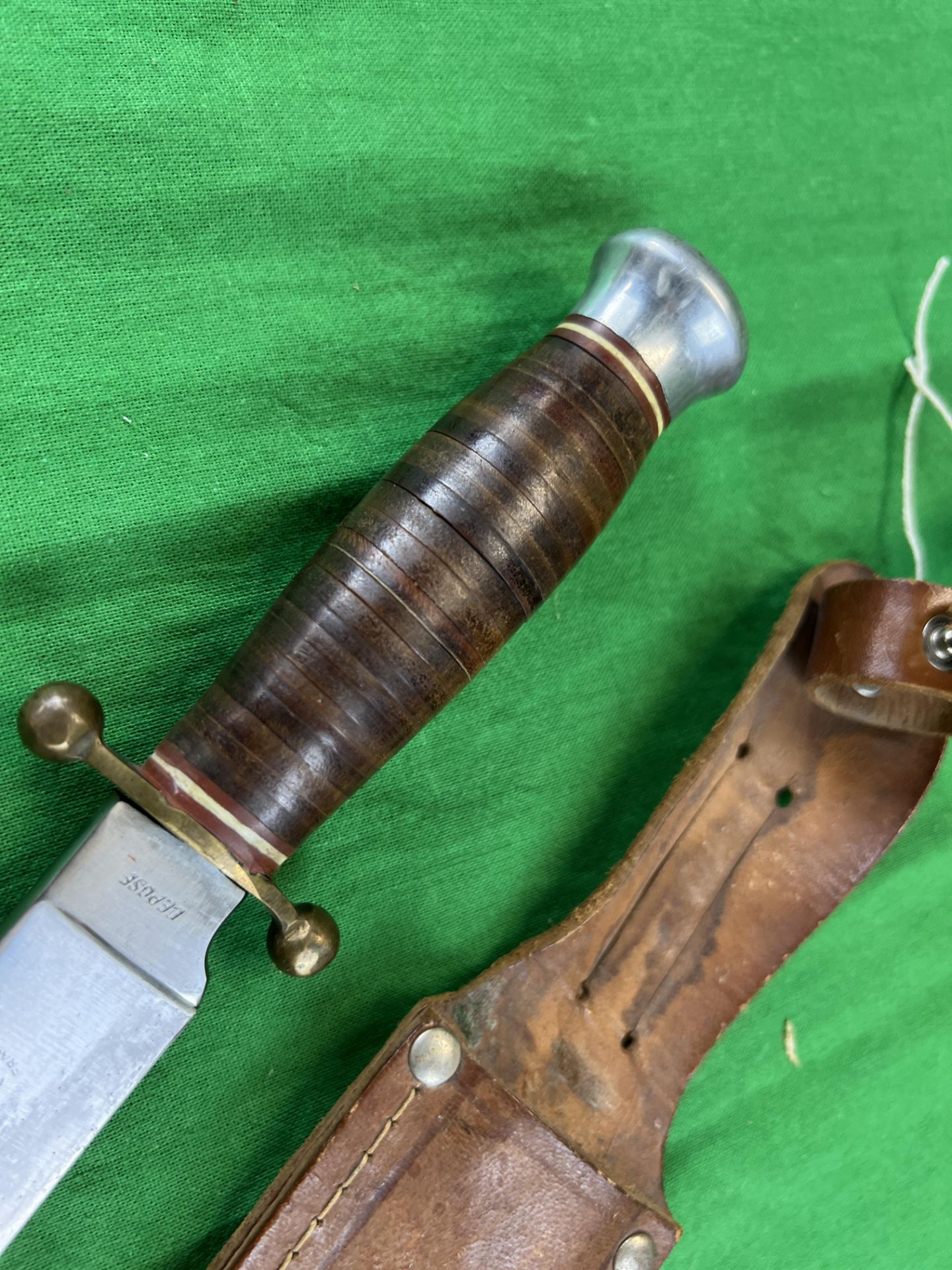 A FRENCH 1960's 'LITTLE SCOUT' KNIFE BY SABATIER WITH SHEATH - NO POSTAGE OR PACKING AVAILABLE - Bild 2 aus 5