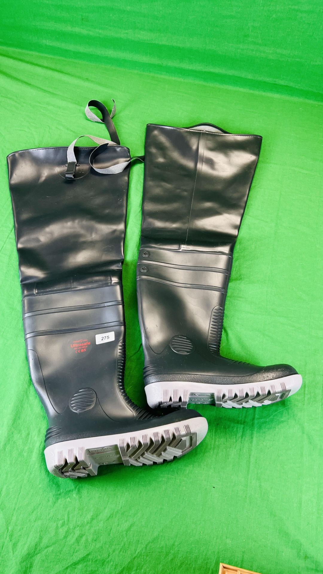 PAIR OF AS NEW SIZE SEVEN WADER BOOTS