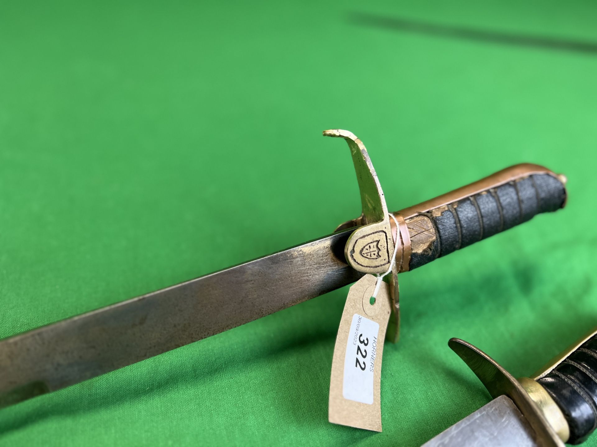 TWO STEEL REPRODUCTION DRESS SWORDS WITH BRASS HILTS - NO POSTAGE OR PACKING AVAILABLE - Bild 4 aus 7