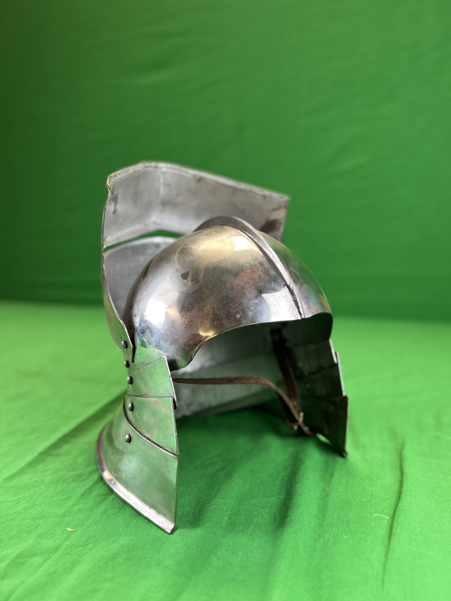 REPRODUCTION LOBSTER TAIL STYLE KNIGHTS HELMET - Image 5 of 5