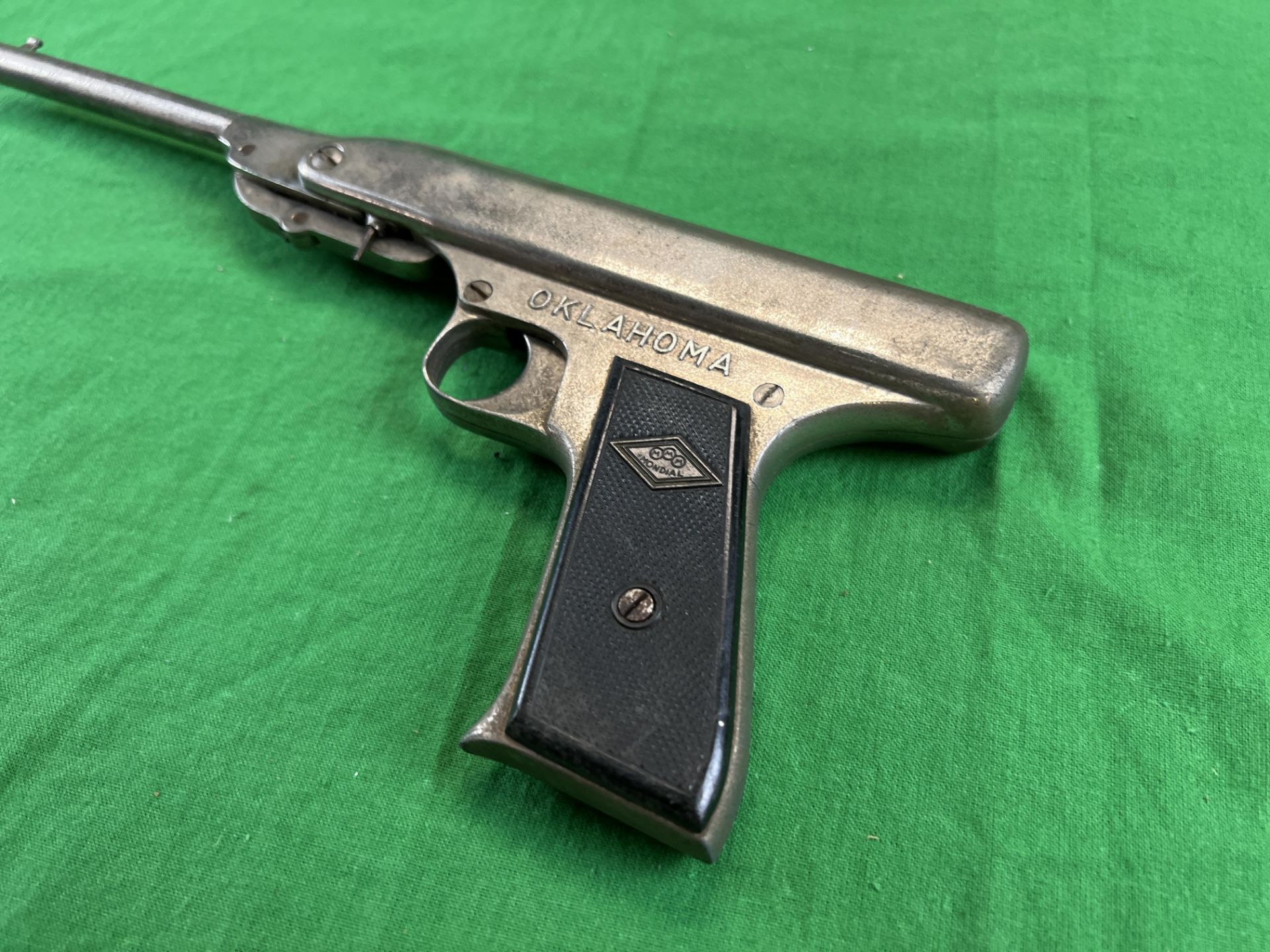 OKLAHOMA MONDIAL VINTAGE ITALIAN AIR PISTOL - NO POSTAGE OR PACKING AVAILABLE - Image 8 of 9