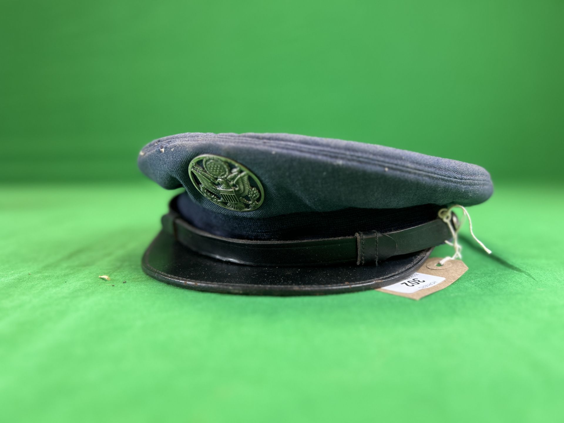 VINTAGE US AIR FORCE BLUE SERVICE DRESS CAP WITH THE GREAT SEAL OF THE U.S.