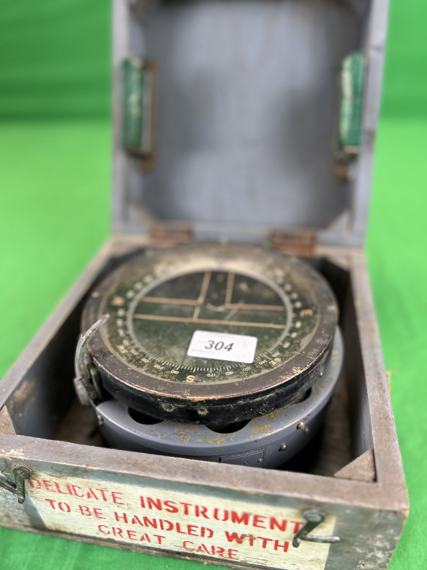 AN RAF P10 LANCASTER BOMBER COMPASS IN ORIGINAL CARRY CASE - Image 2 of 7