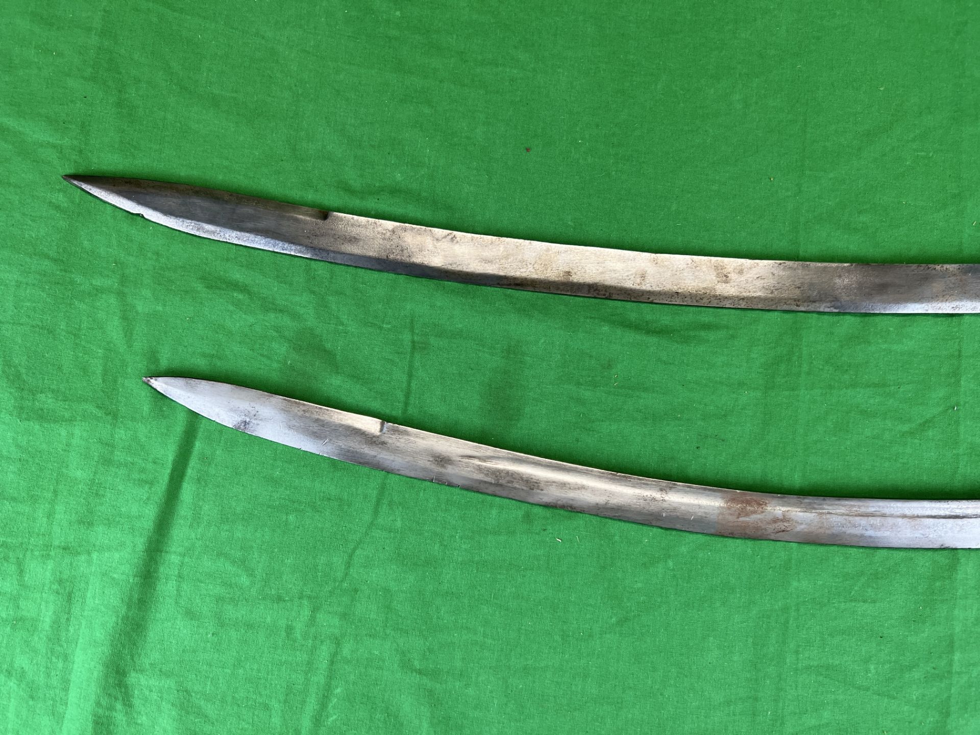 TWO STEEL REPRODUCTION DRESS SWORDS WITH BRASS HILTS - NO POSTAGE OR PACKING AVAILABLE - Bild 6 aus 7