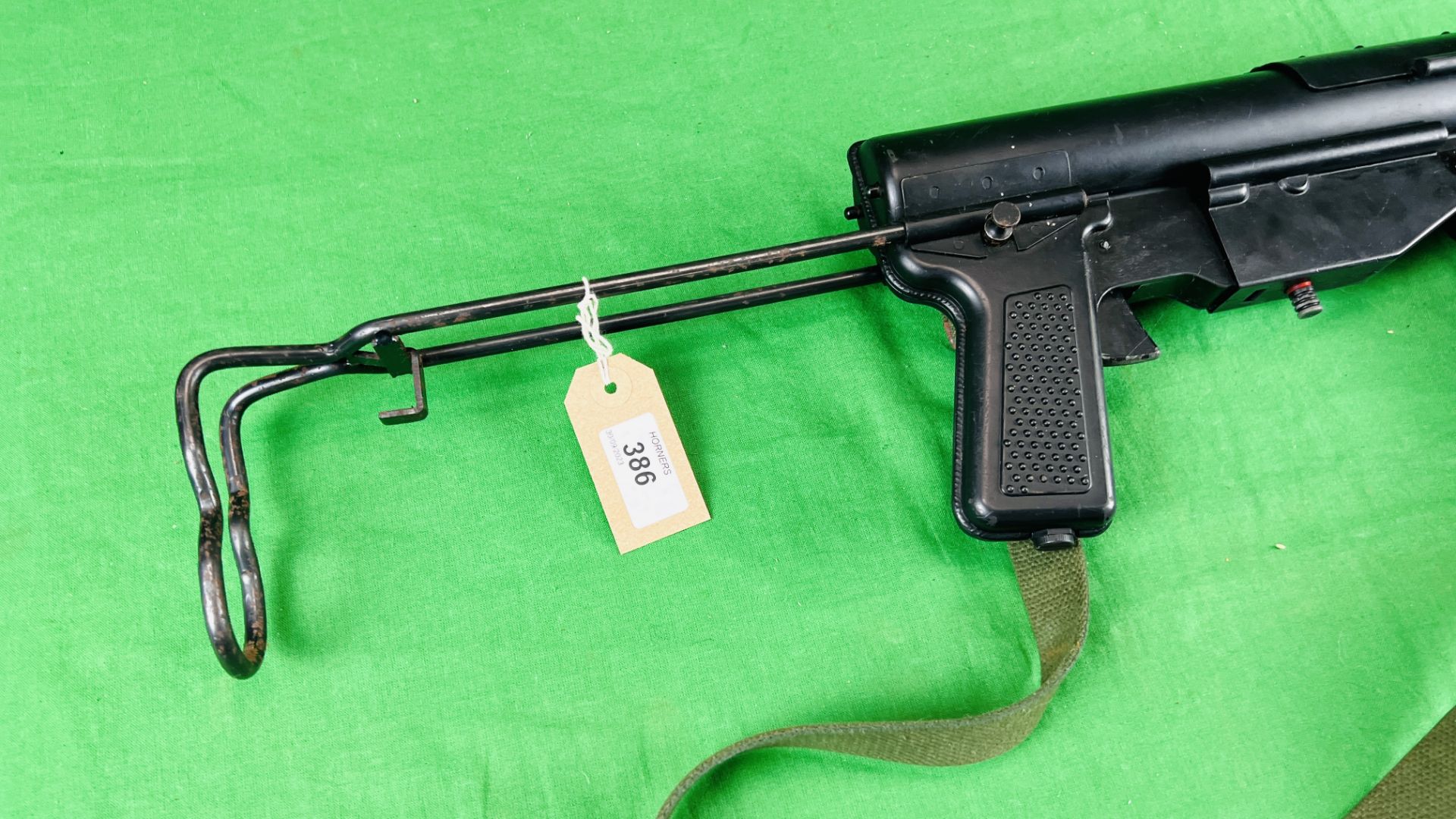 A VINTAGE HUDSON REPLICA BB GUN - (ALL GUNS TO BE INSPECTED AND SERVICED BY QUALIFIED GUNSMITH - Image 4 of 7