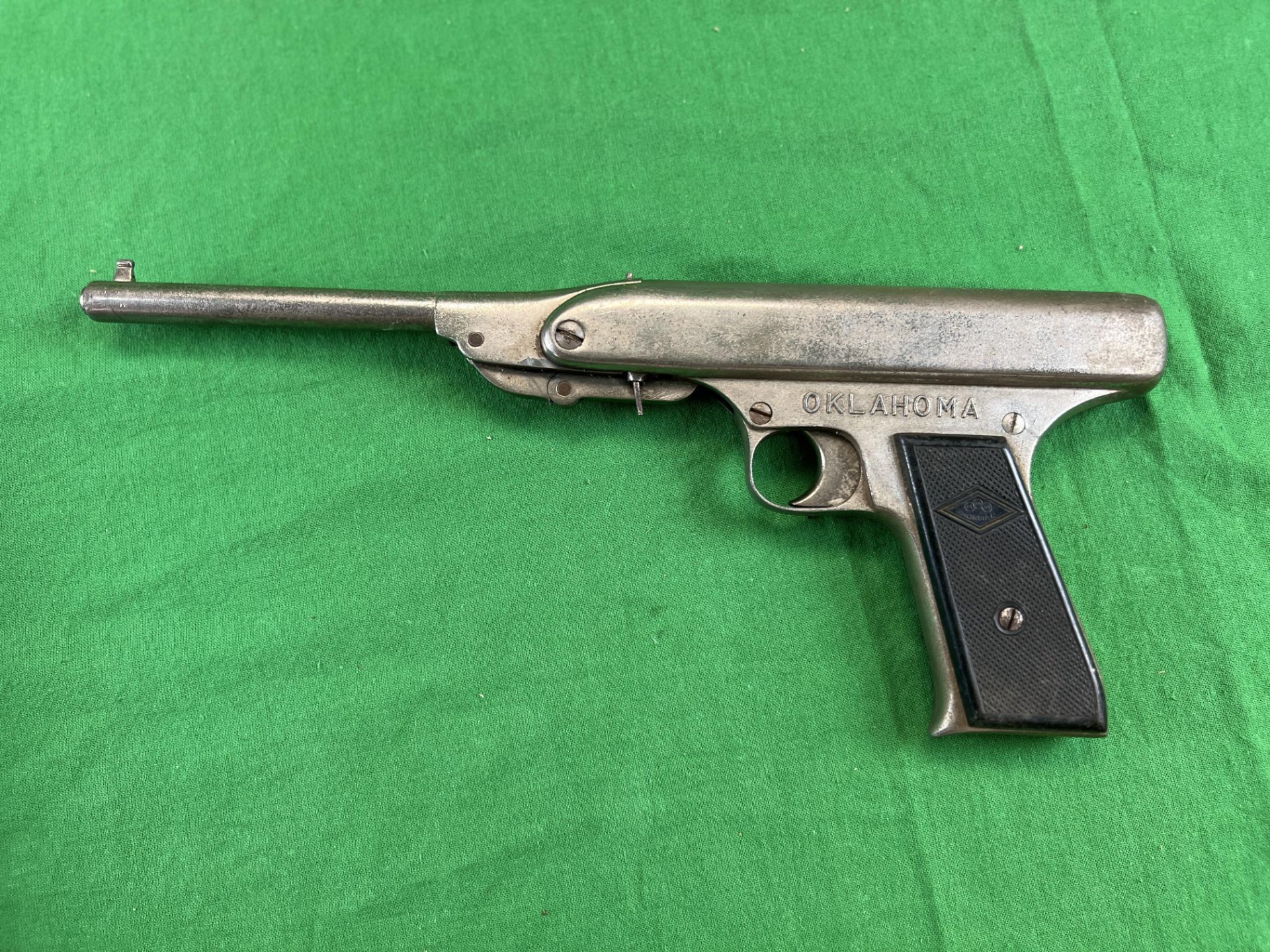 OKLAHOMA MONDIAL VINTAGE ITALIAN AIR PISTOL - NO POSTAGE OR PACKING AVAILABLE - Image 6 of 9