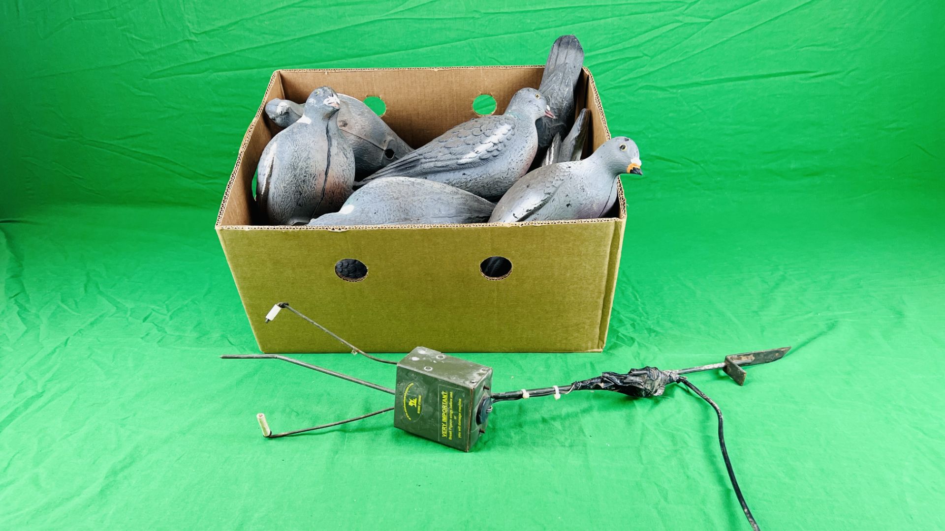 10 DECOY PIGEONS + ELECTRONIC ROTARY