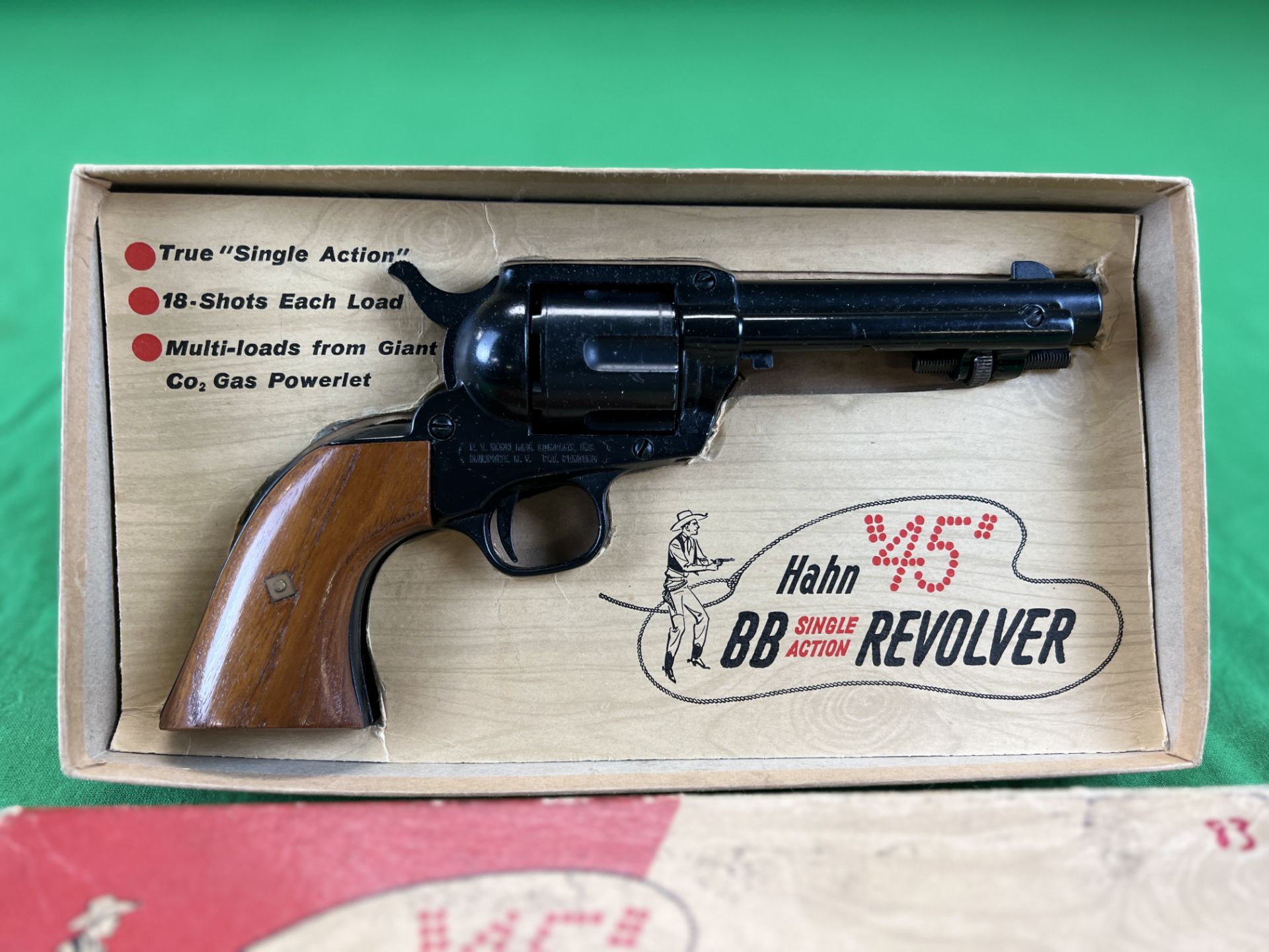 HAHN 45 BB Co2 SINGLE ACTION REVOLVER IN ORIGINAL BOX - (ALL GUNS TO BE INSPECTED AND SERVICED BY - Bild 2 aus 8