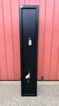 STEEL THREE GUN SECURITY CABINET (KEYS WITH AUCTIONEER)