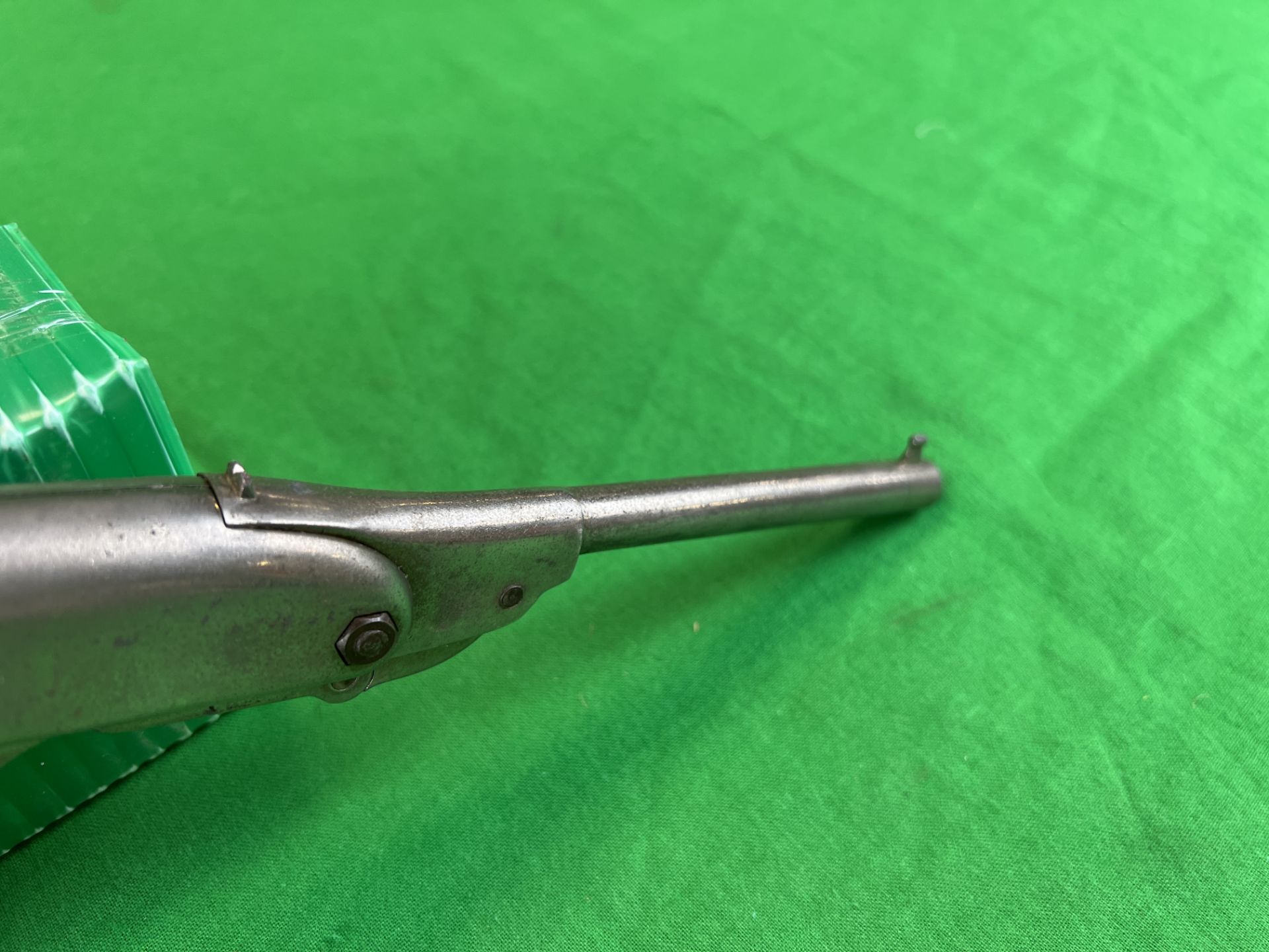 OKLAHOMA MONDIAL VINTAGE ITALIAN AIR PISTOL - NO POSTAGE OR PACKING AVAILABLE - Image 3 of 9