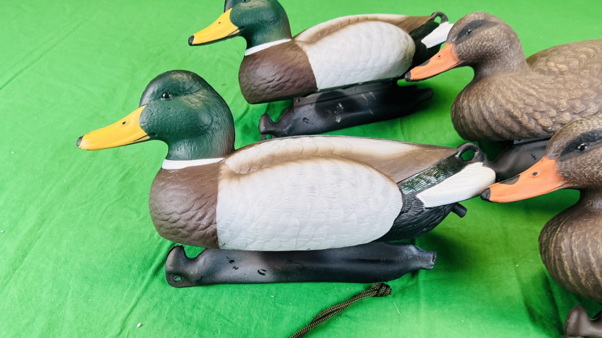 4 FULL BODY FLOATING DECOY DUCKS AND CAMO NET - Image 2 of 5