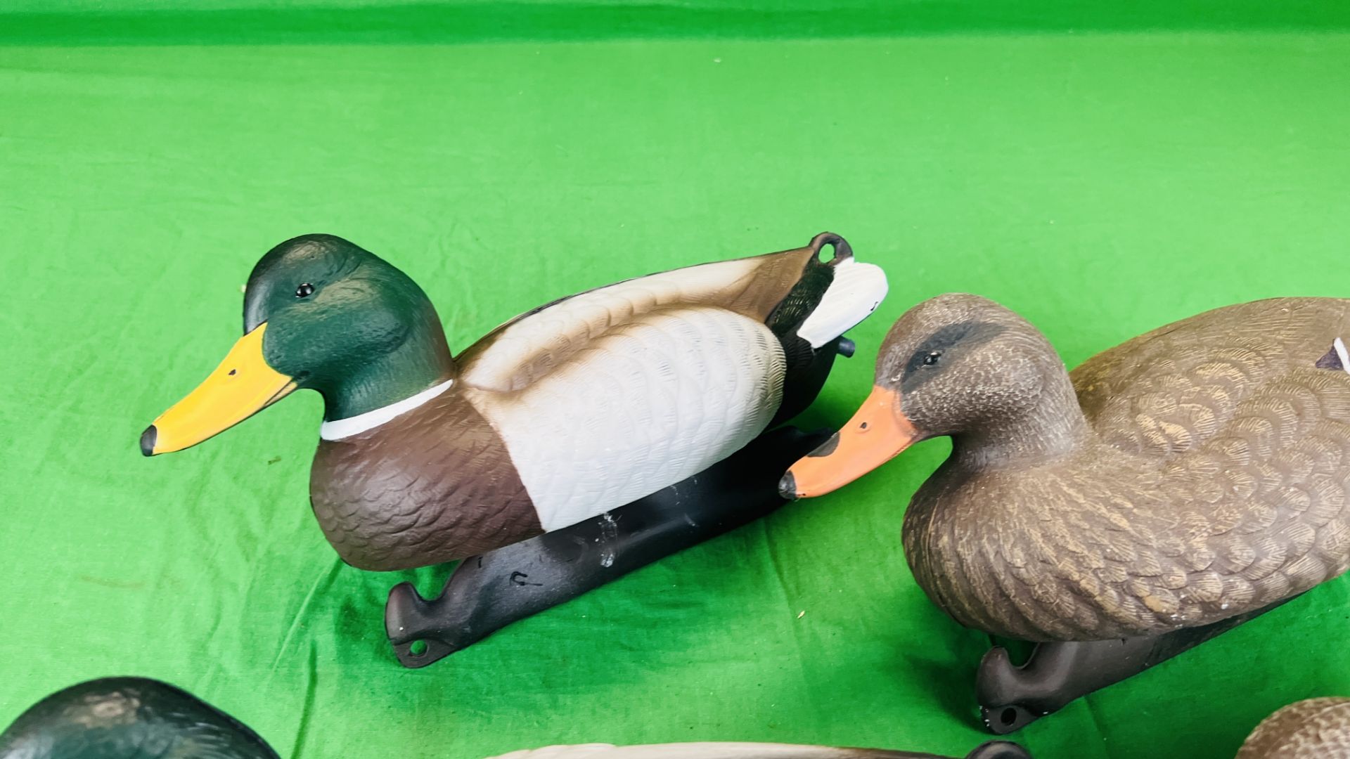 4 FULL BODY FLOATING DECOY DUCKS AND CAMO NET - Image 4 of 5