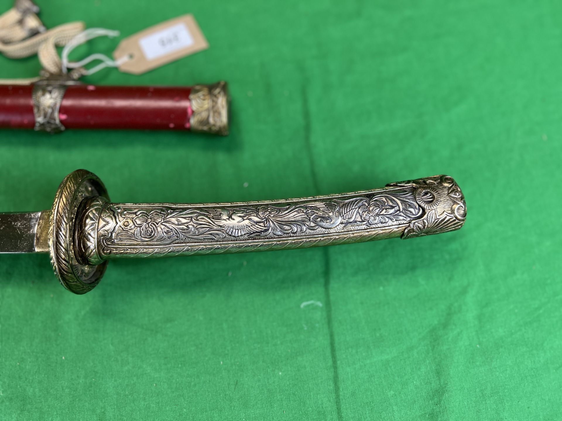 A DECORATIVE KATANA STYLE SWORD WITH SCABBARD - NO POSTAGE OR PACKING AVAILABLE - Image 2 of 5