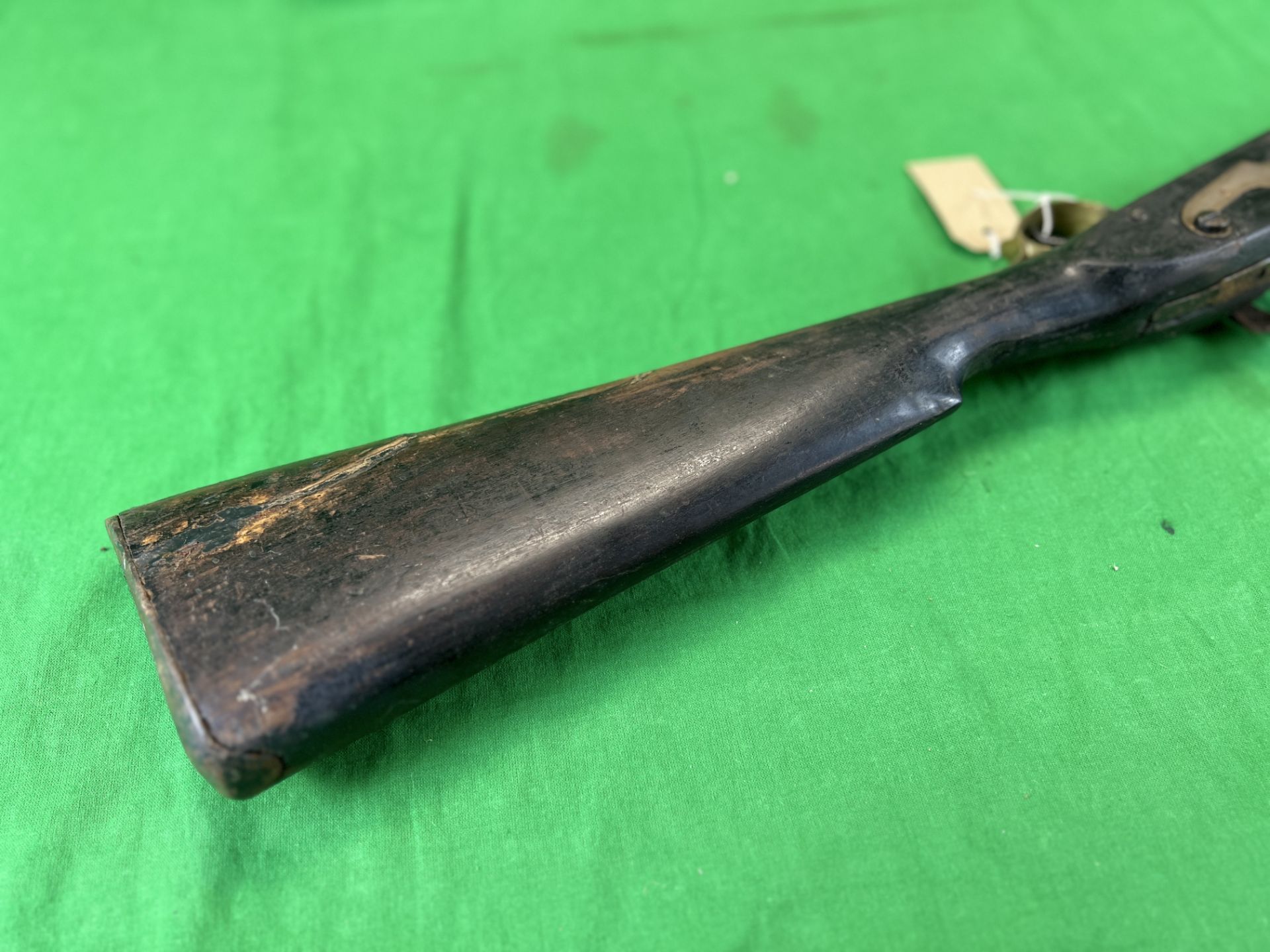 AN ANTIQUE PERCUSSION RIFLE WITH LOADING ROD - (ALL GUNS TO BE INSPECTED AND SERVICED BY QUALIFIED - Image 9 of 9