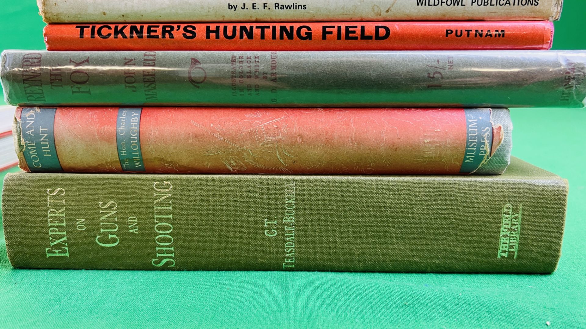 FIVE BOOKS RELATING TO HUNTING AND SHOOTING TO INCLUDE REYNARD THE FOX - JOHN MASEFIELD, - Image 4 of 5