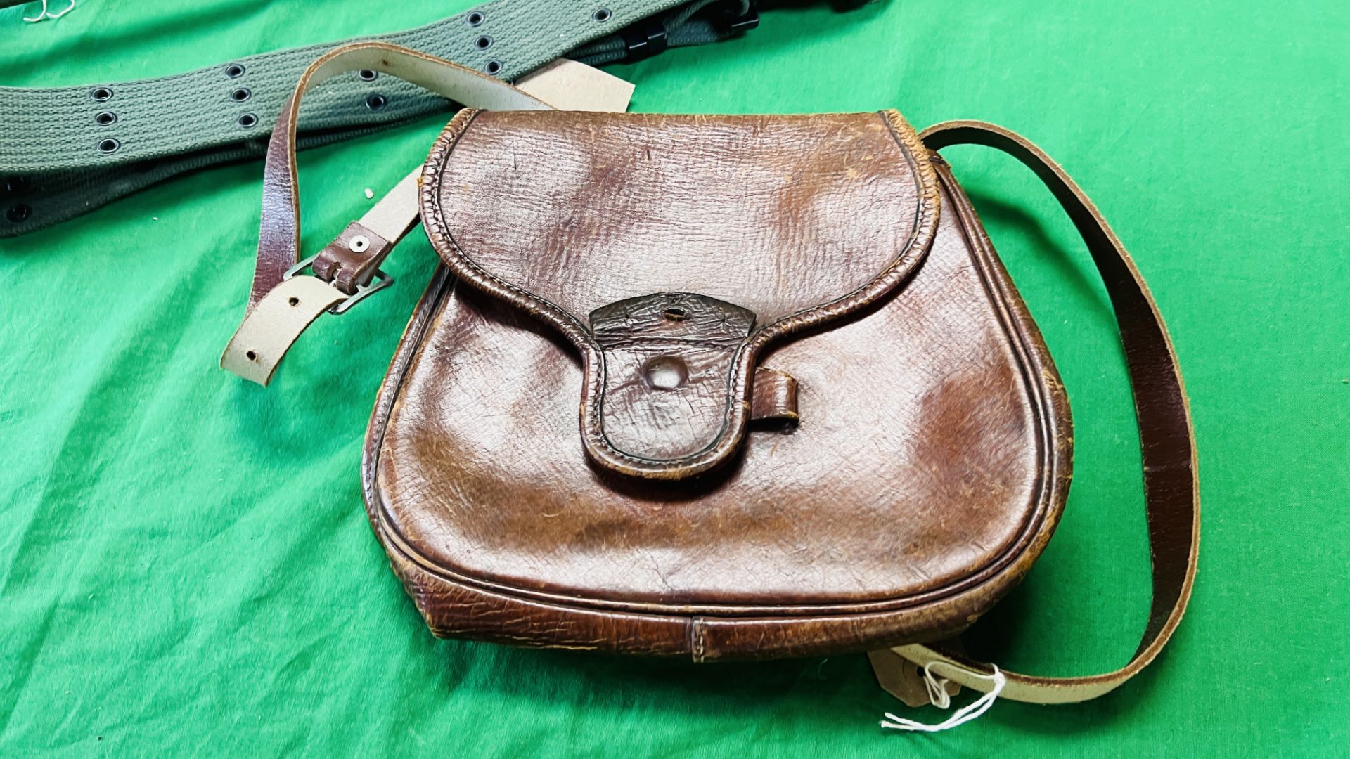 A GOOD QUALITY BROWN LEATHER SHOTGUN SLIP ALONG WITH LINDOP CANVAS SHOTGUN SLIP, - Image 2 of 7