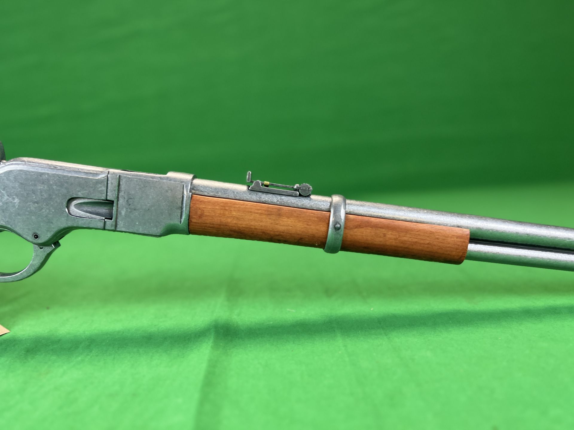 DENIX REPLICA WINCHESTER RIFLE - (ALL GUNS TO BE INSPECTED AND SERVICED BY QUALIFIED GUNSMITH - Bild 4 aus 9