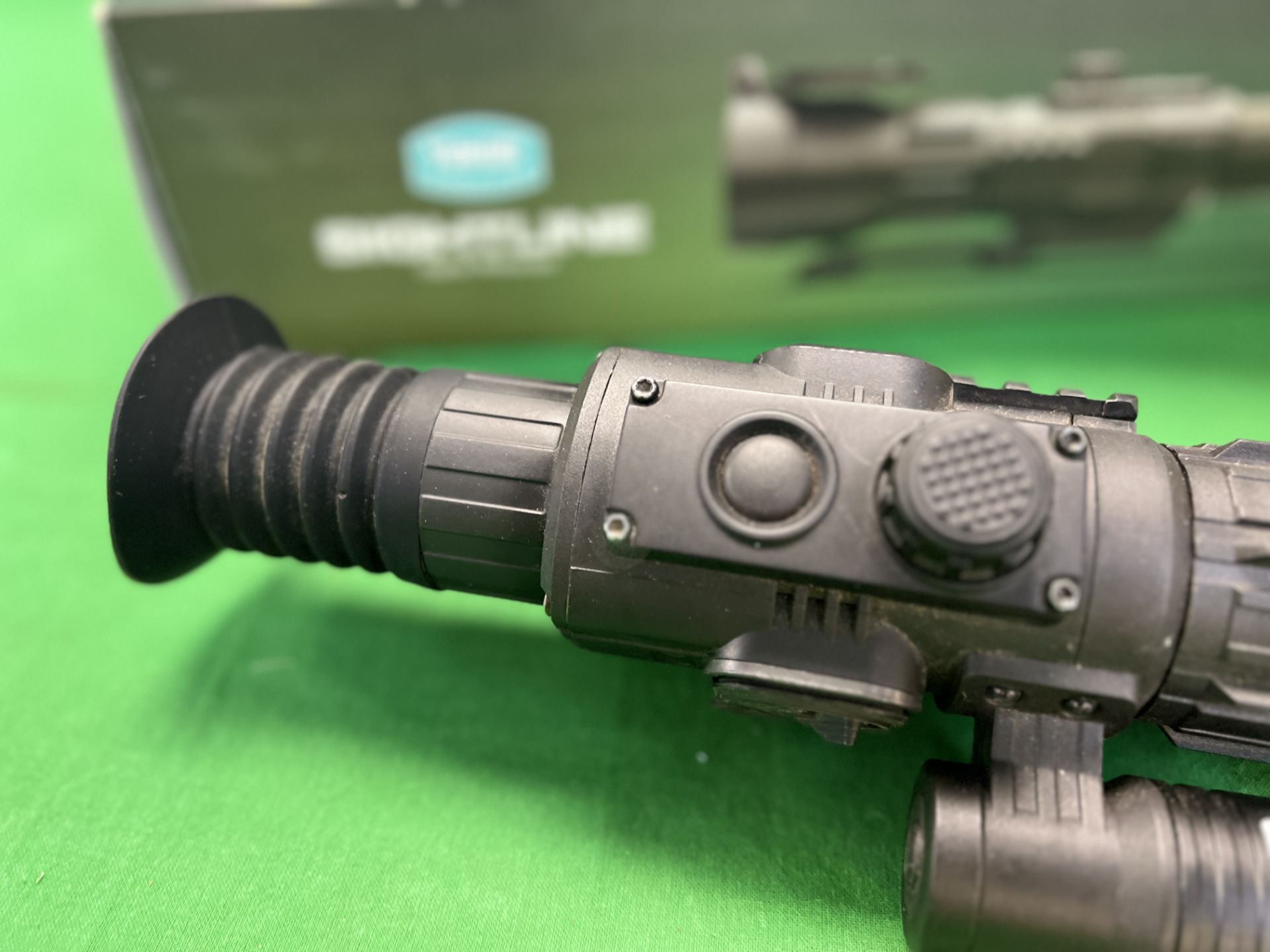 YOUKON SIGHTLINE N470S DIGITAL RIFLE SCOPE NIGHT VISION COMPLETE WITH ONE BATTERY, - Image 3 of 11