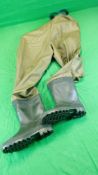 A PAIR OF LINEAEFFE WADERS SIZE 42