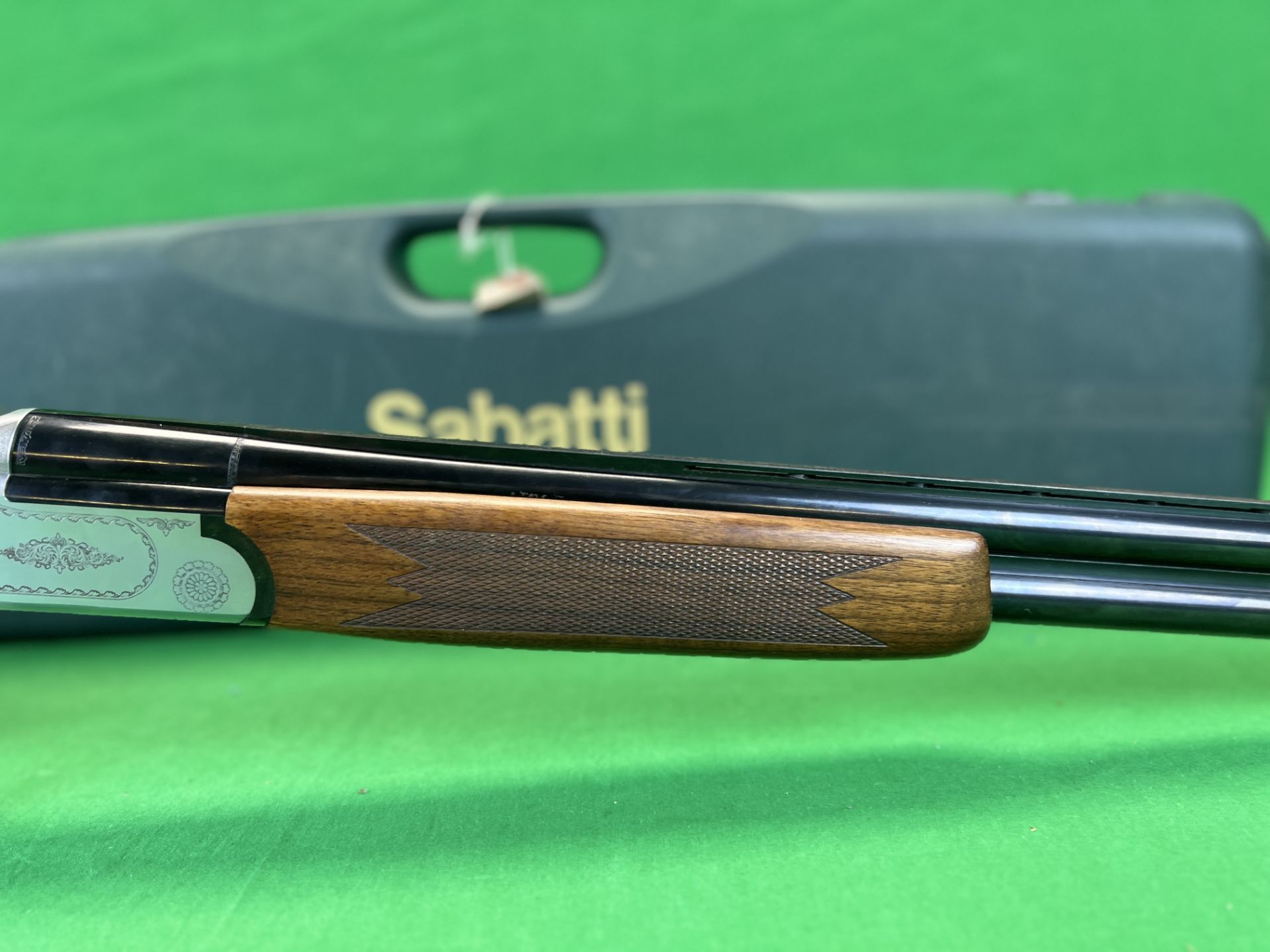 SABATTI 12 BORE OVER AND UNDER SHOTGUN SINGLE TRIGGER EJECTOR, MULTI CHOKE, TOTAL FIVE CHOKES, - Image 4 of 13