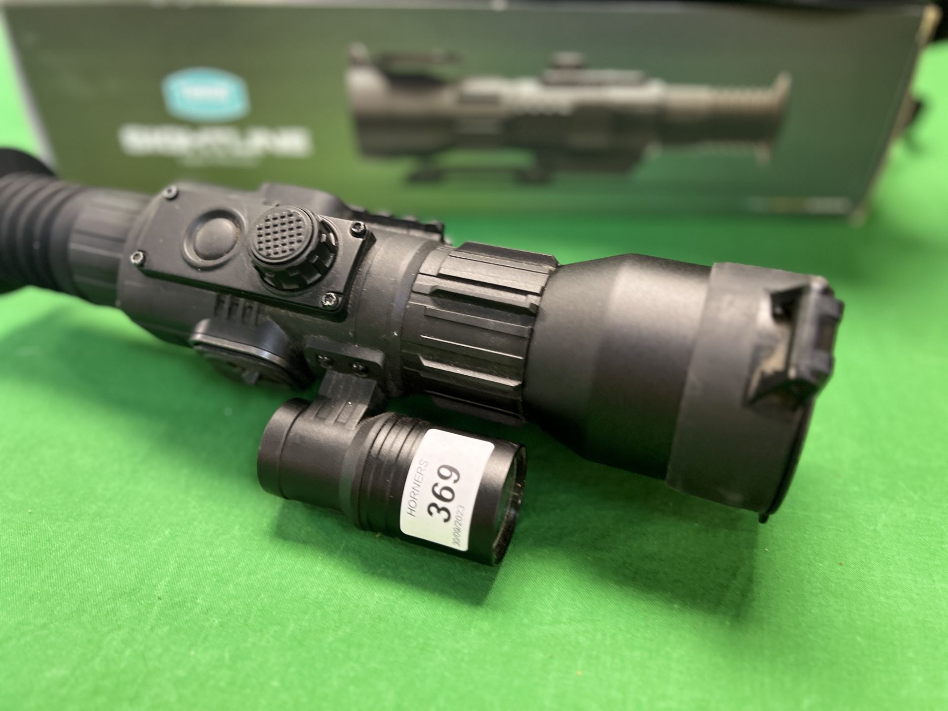 YOUKON SIGHTLINE N470S DIGITAL RIFLE SCOPE NIGHT VISION COMPLETE WITH ONE BATTERY, - Image 2 of 11