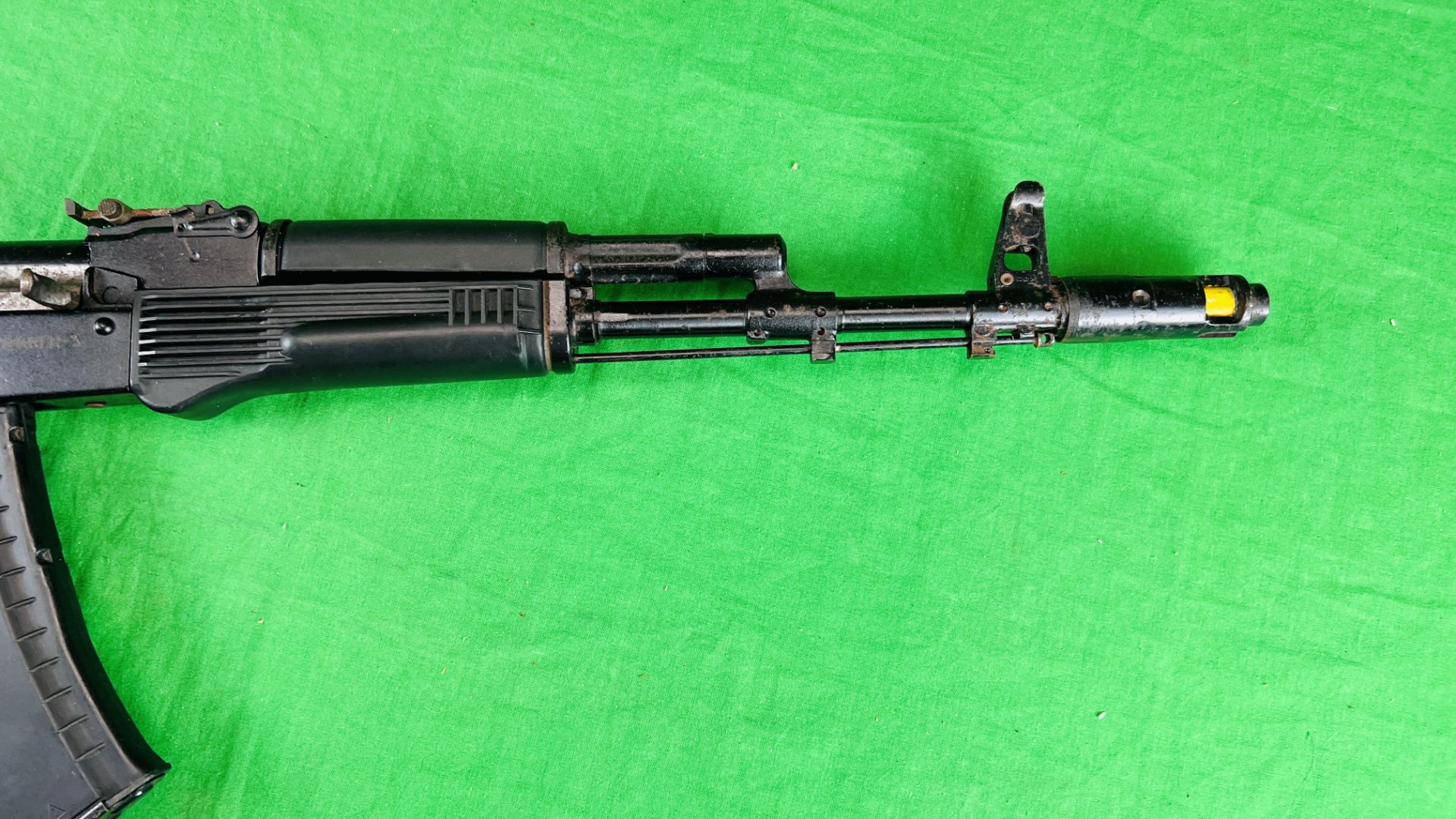 A VINTAGE YUNKER 3 STEEL BODIED .177 Co2 BB AIR GUN 5. - Image 4 of 7