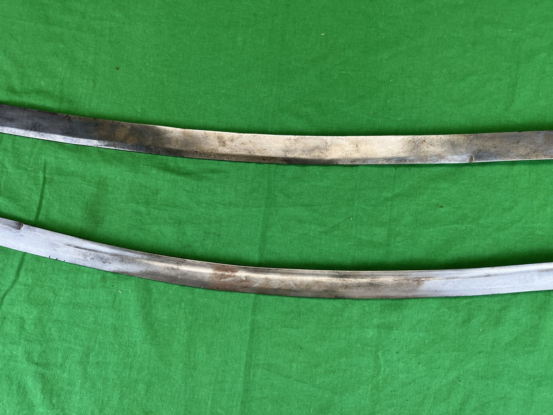 TWO STEEL REPRODUCTION DRESS SWORDS WITH BRASS HILTS - NO POSTAGE OR PACKING AVAILABLE - Bild 7 aus 7