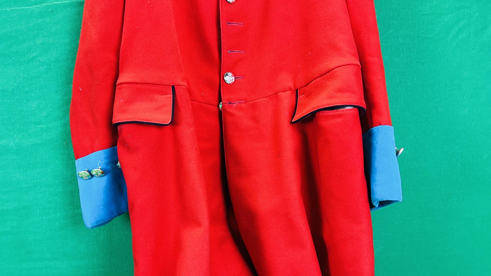 A VINTAGE CHELSEA PENSIONERS TUNIC COAT, - Image 3 of 4