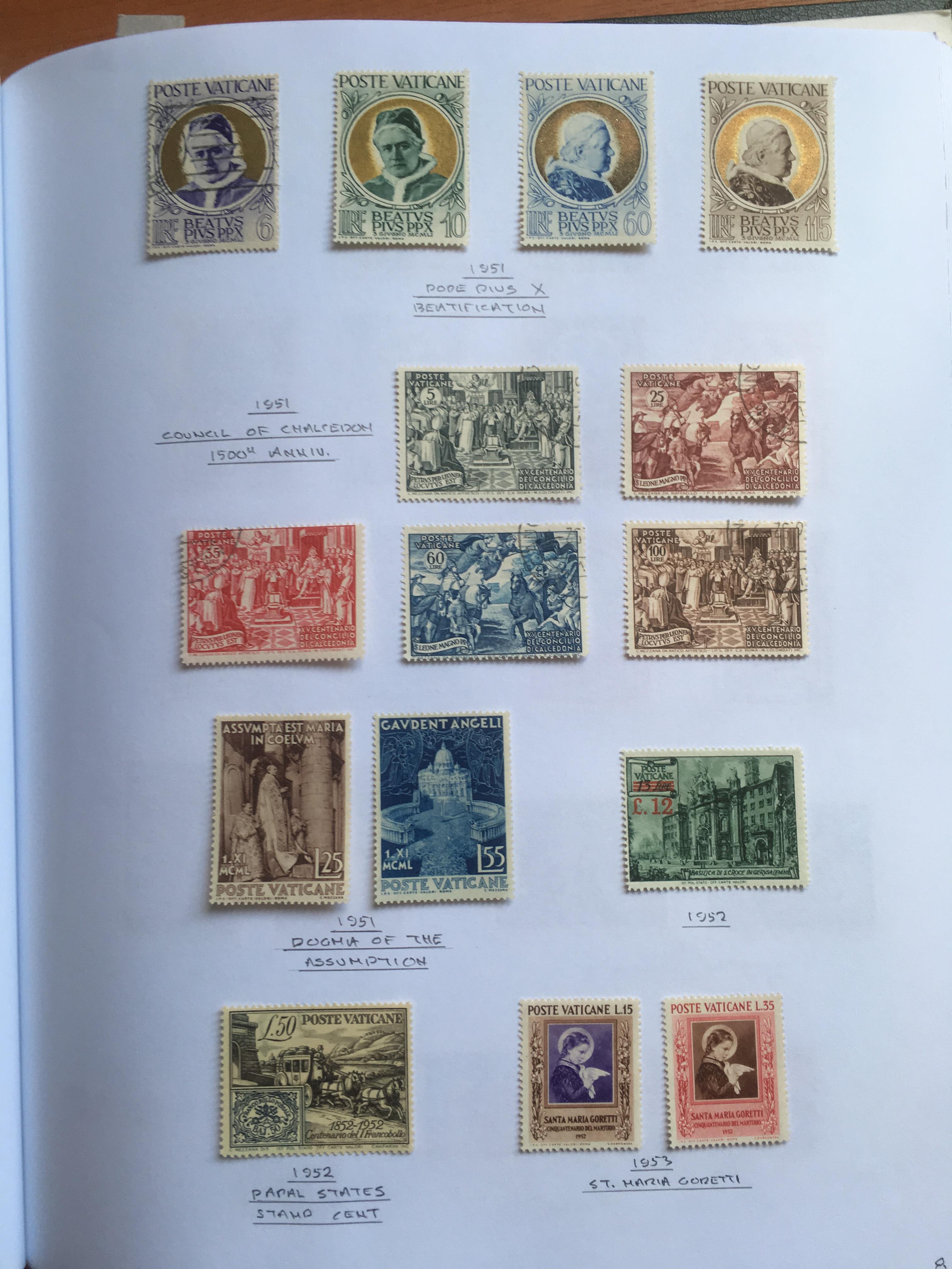 VATICAN: BOX WITH COLLECTIONS IN FIVE VARIOUS VOLUMES, SEVERAL EX CPA AUCTIONS, AIRS, DUES, - Image 16 of 18