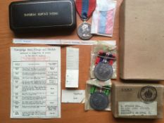 MEDALS: WW2 DEFENCE AND WAR MEDAL IN BOX OF ISSUE TO K.