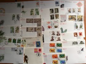 CHINA: FILE BOX WITH ALL PERIODS ON LEAVES FROM MANY COLLECTIONS, IN PACKETS AND A FEW COVERS,